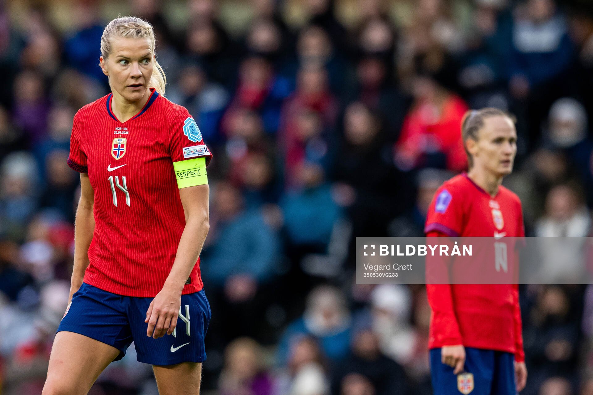 Ada Hegerberg and Caroline Graham Hansen of Norway during the UEFA Women’s Nations League football match between Norway and Iceland on May 30, 2025 in Trondheim.