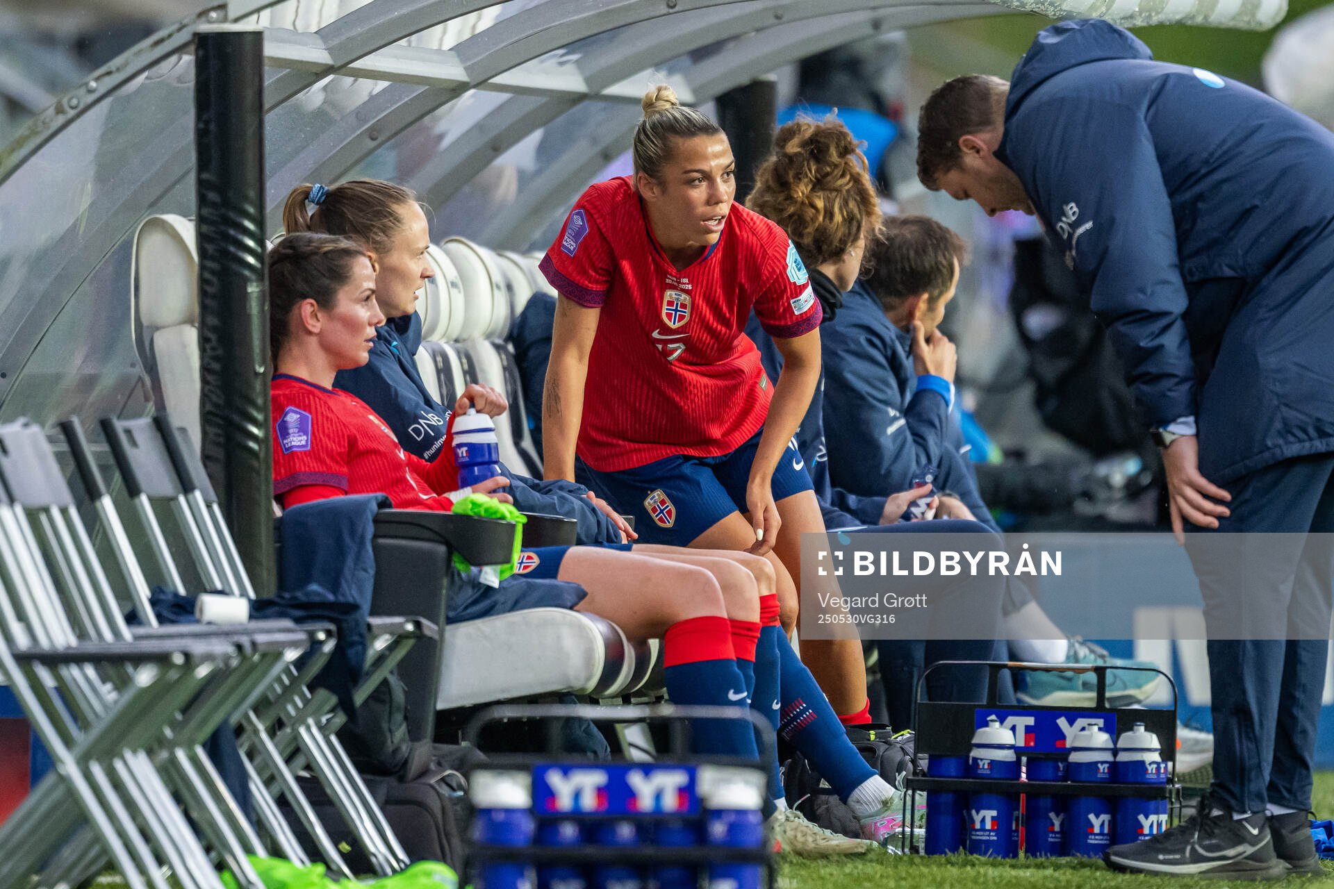 Tuva Hansen, Caroline Graham Hansen and Celin Bizet Ildhusøy of Norway after being substituted during the UEFA Women’s Nations League football match between Norway and Iceland on May 30, 2025 in Trondheim.