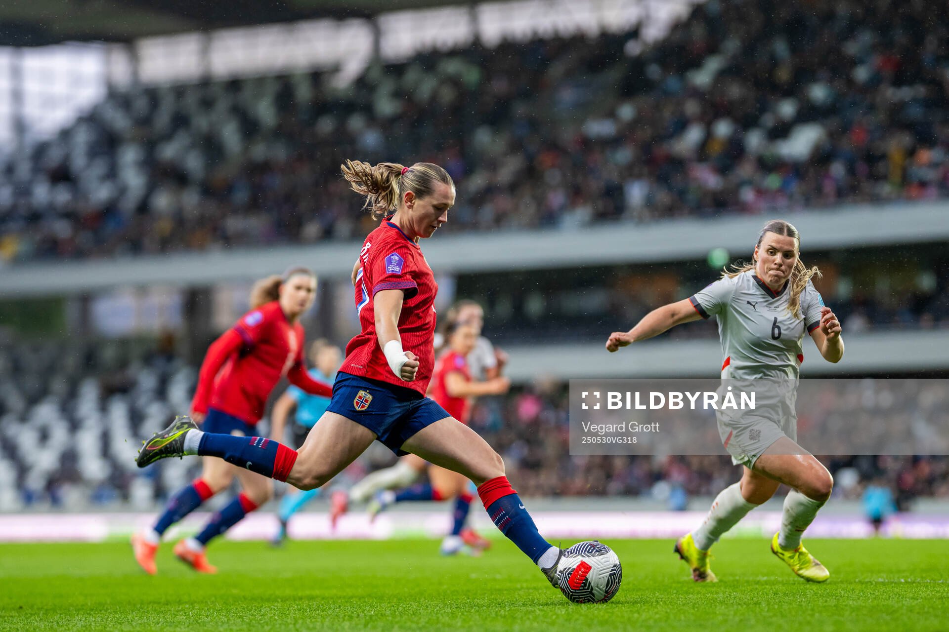 Elisabeth Terland of Norway and Ingibjörg Sigurdardottir