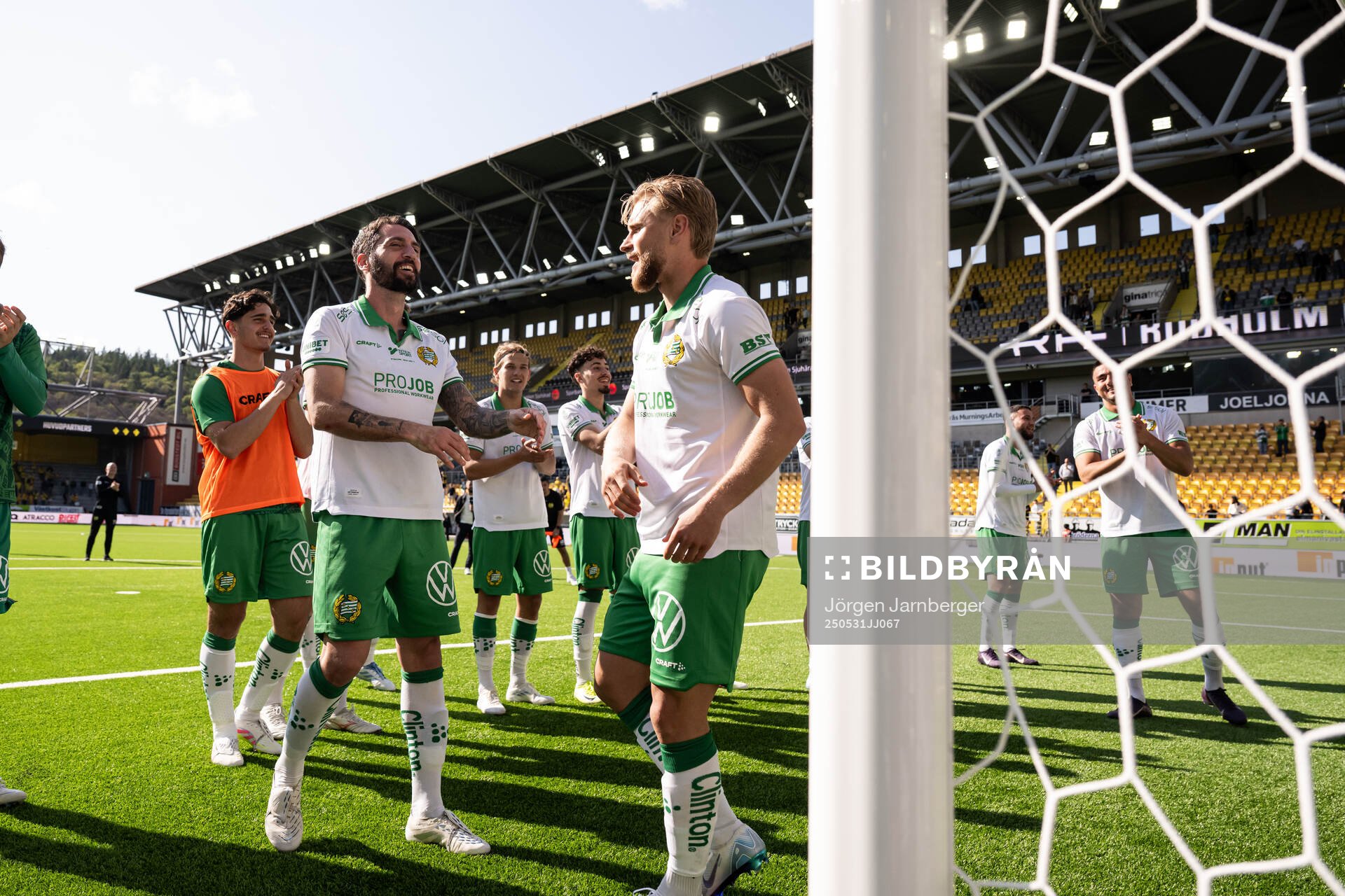 Hammarbys spelare jublar efter fotbollsmatchen i Allsvenskan mellan Elfsborg och Hammarby den 31 maj 2025 i Borås. 