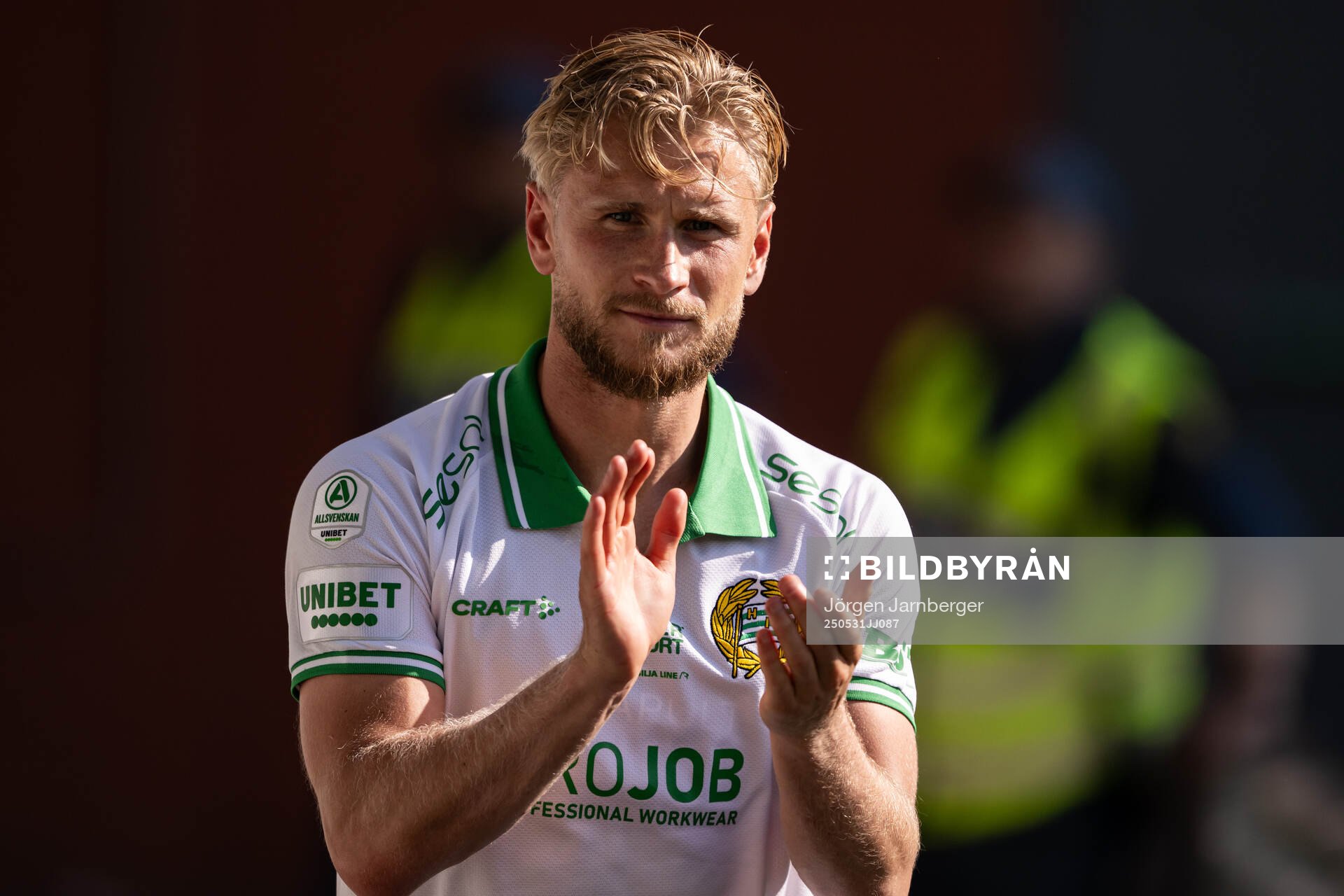 Hammarbys Simon Strand jubler efter fotbollsmatchen i Allsvenskan mellan Elfsborg och Hammarby den 31 maj 2025 i Borås. 