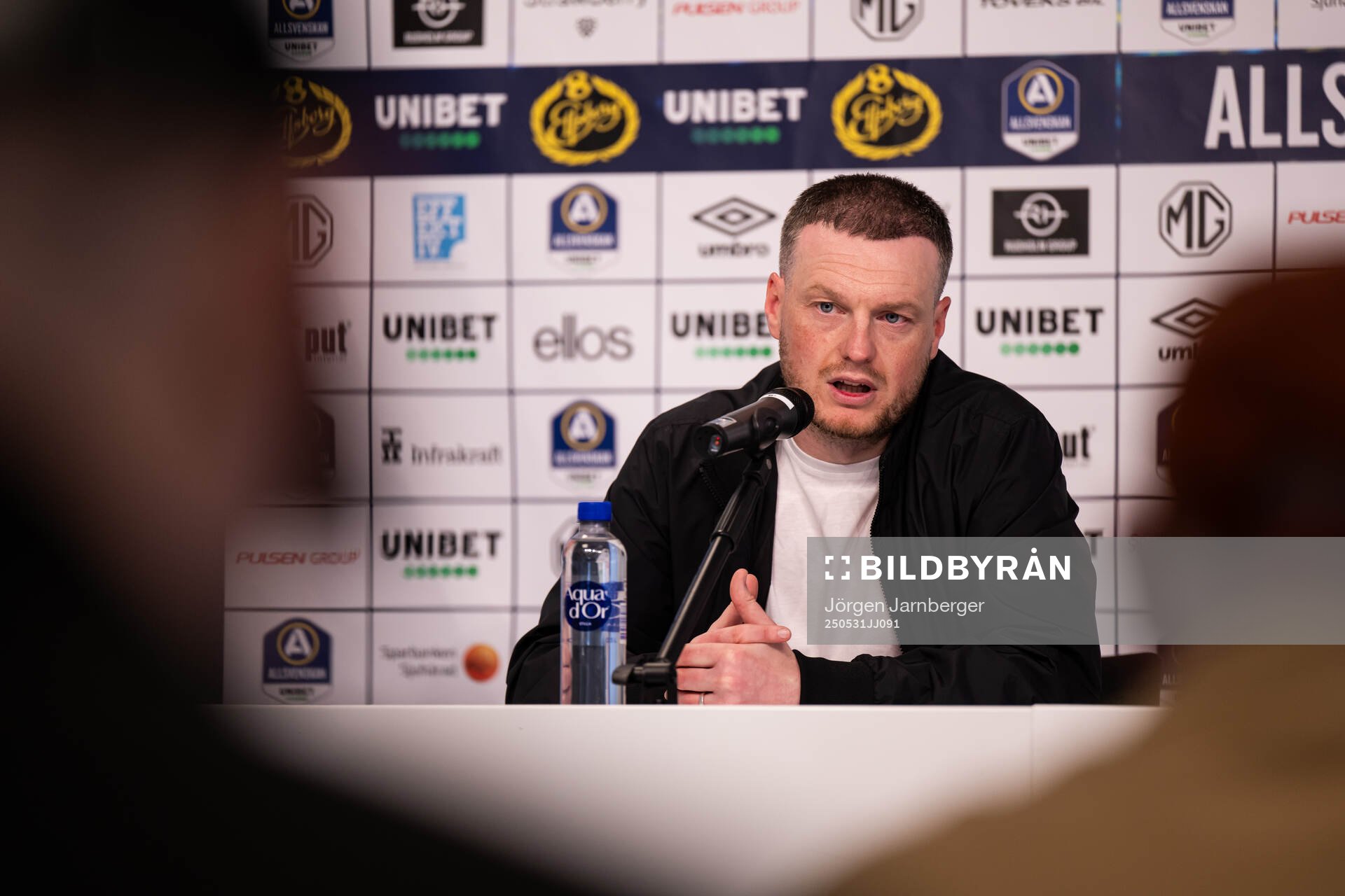 Hammarbys tränare Kim Hellberg under presskonferensen efter fotbollsmatchen i Allsvenskan mellan Elfsborg och Hammarby den 31 maj 2025 i Borås.