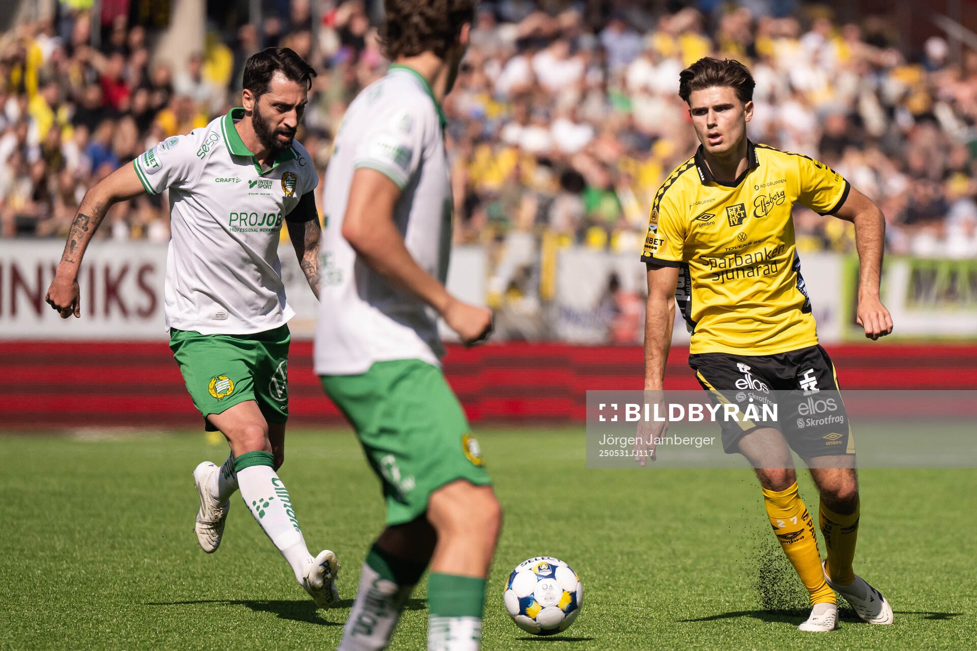 Hammarbys Nahir Besara och Elfsborgs Besfort Zeneli under fotbollsmatchen i Allsvenskan mellan Elfsborg och Hammarby den 31 maj 2025 i Borås.