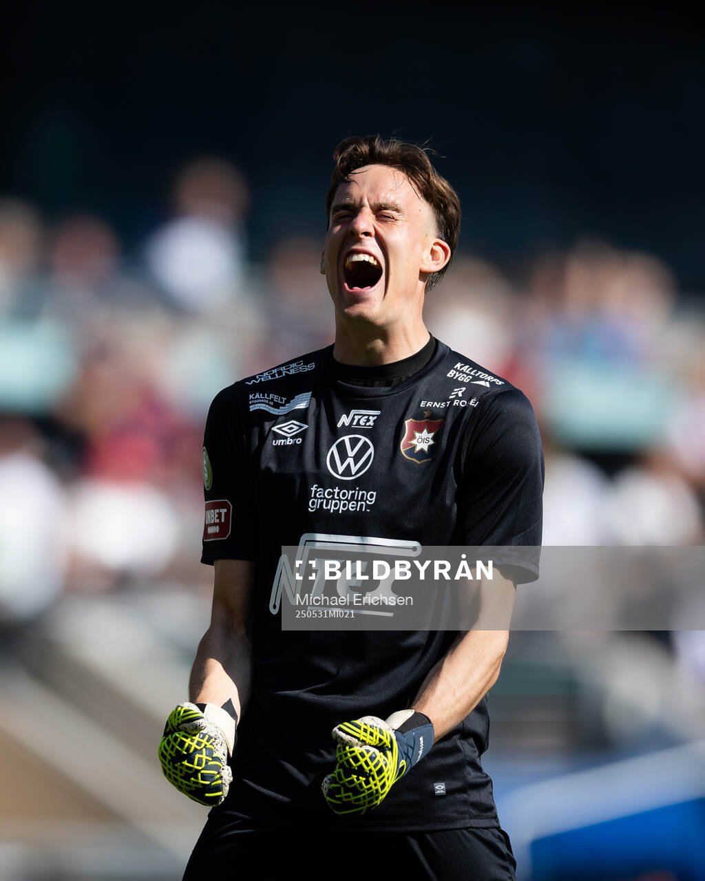 Örgrytes målvakt Hampus Gustafsson jublar efter fotbollsmatchen i Superettan mellan Örgryte och Trelleborg den 31 maj 2025 i Göteborg. 
