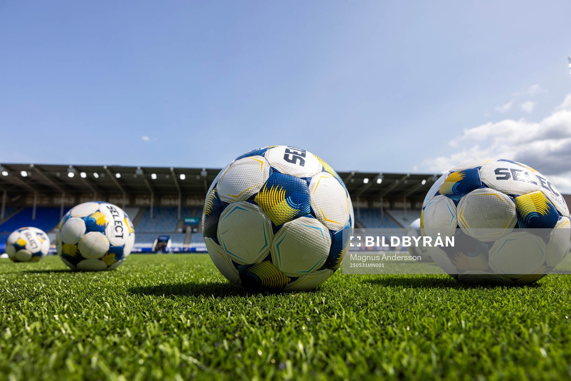 Fotbollar inför fotbollsmatchen i Allsvenskan mellan IFK Norrköping och GAIS den 31 maj 2025 i Norrköping. 