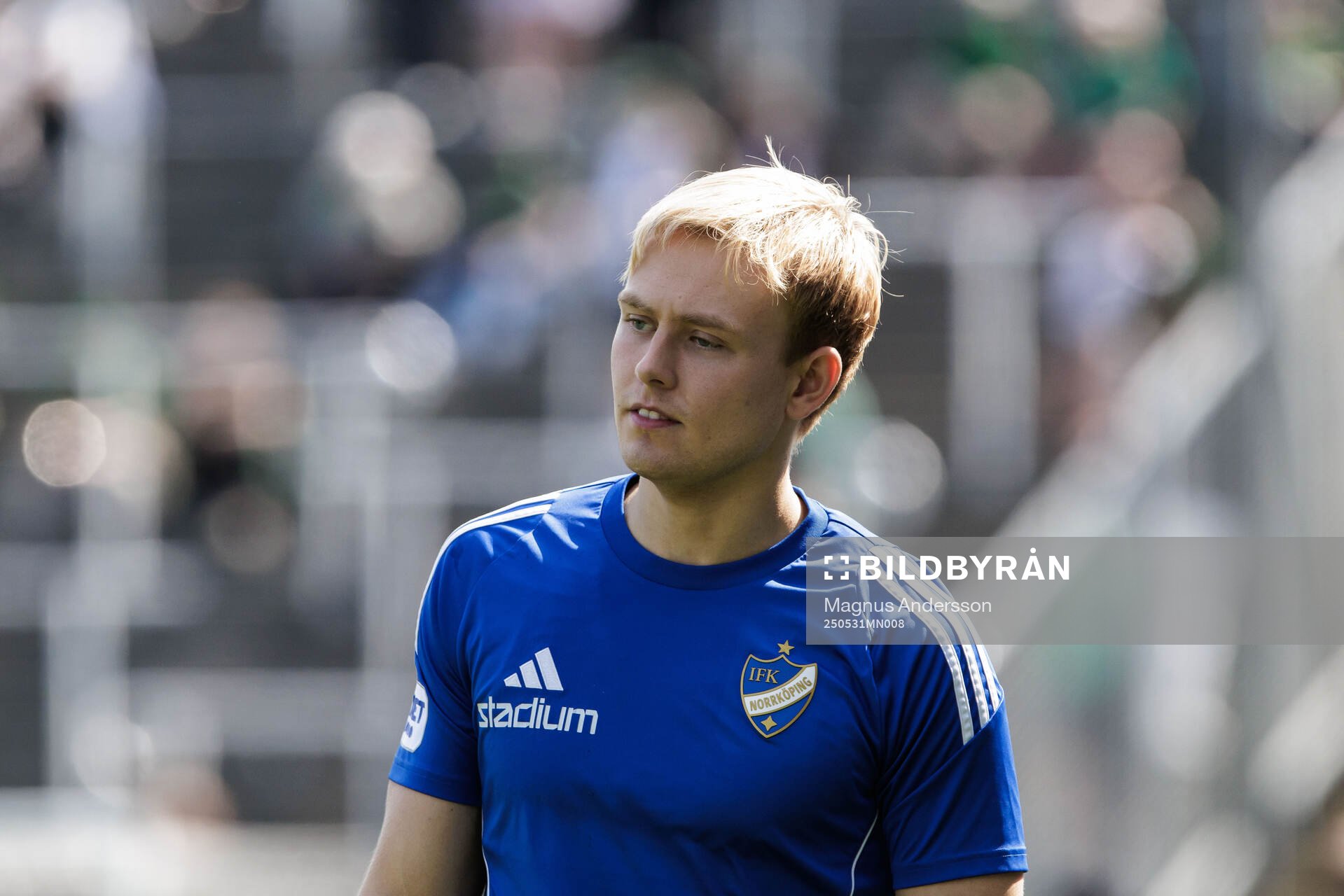 IFK Norrköpings Isak Andri Sigurgeirsson inför fotbollsmatchen i Allsvenskan mellan IFK Norrköping och GAIS den 31 maj 2025 i Norrköping.