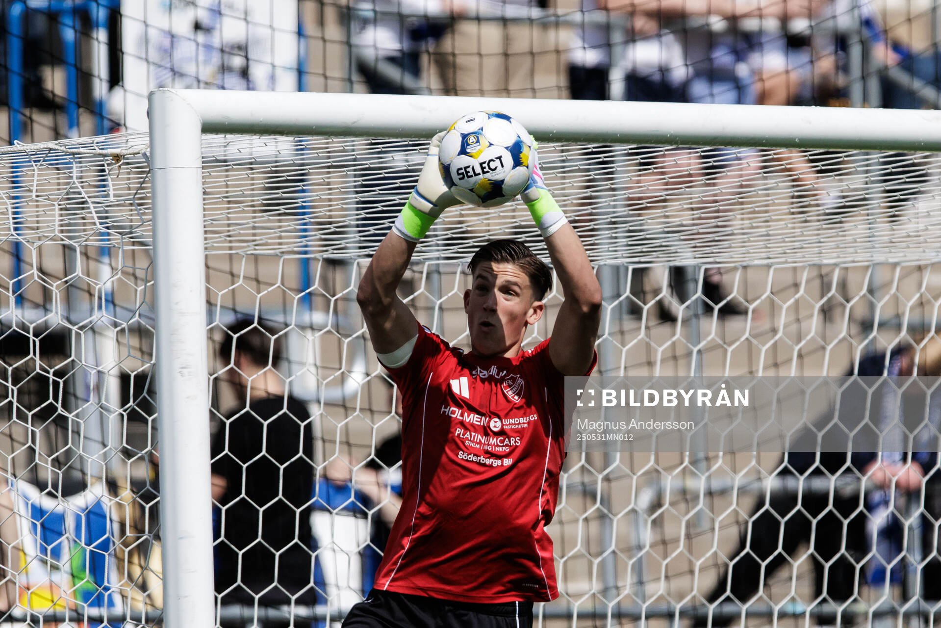 IFK Norrköpings målvakt David Andersson inför fotbollsmatchen i Allsvenskan mellan IFK Norrköping och GAIS den 31 maj 2025 i Norrköping.