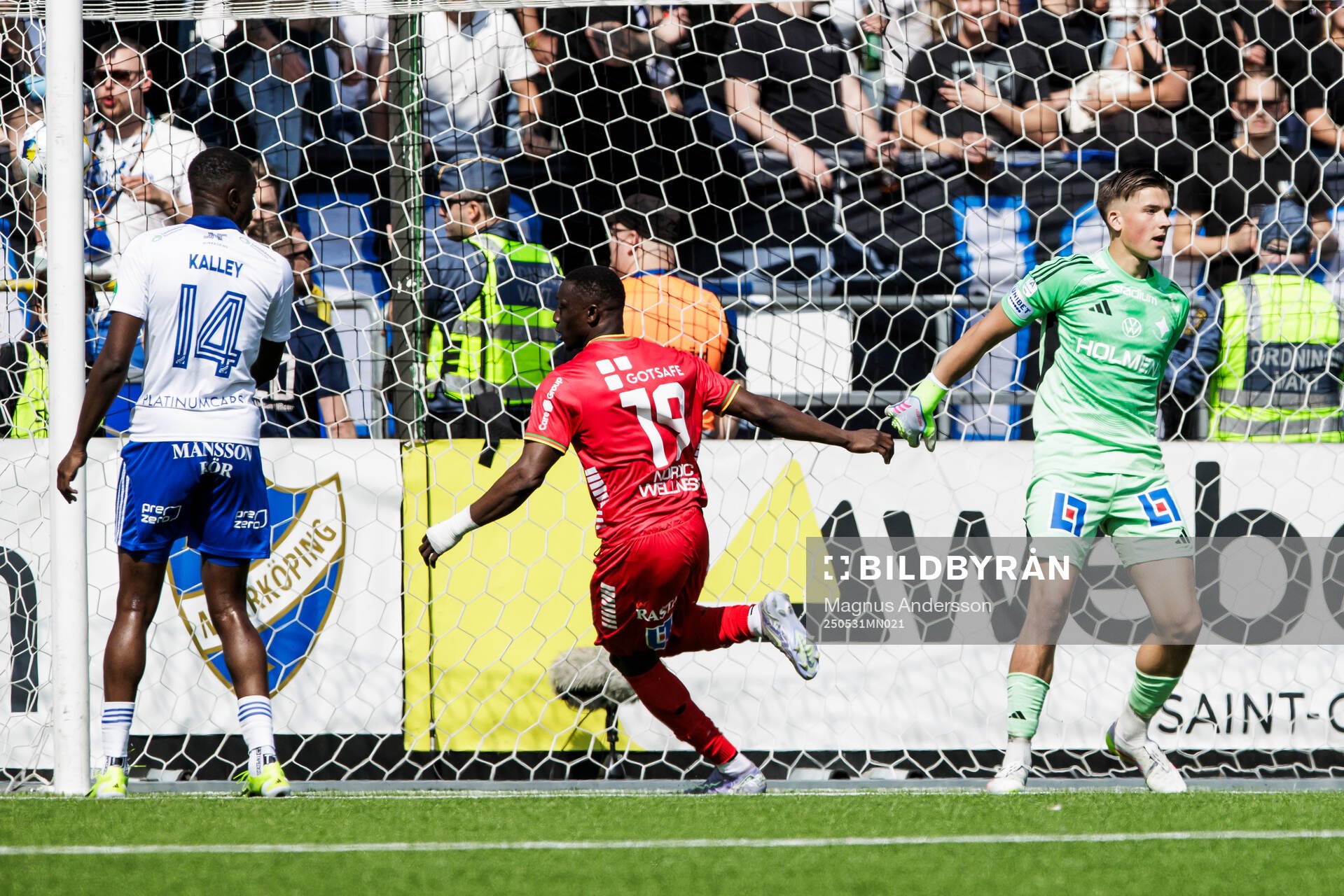 GAISs Ibrahim Diabate jublar efter 0-1 under fotbollsmatchen i Allsvenskan mellan IFK Norrköping och GAIS den 31 maj 2025 i Norrköping.