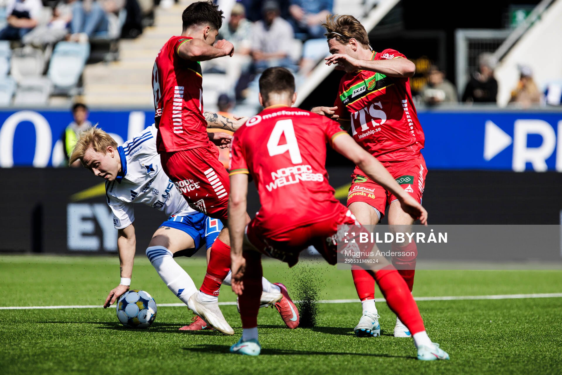 IFK Norrköpings Isak Andri Sigurgeirsson, GAISs Kevin Holmén, Robin Frej och Oskar Ågren under fotbollsmatchen i Allsvenskan mellan IFK Norrköping och GAIS den 31 maj 2025 i Norrköping.