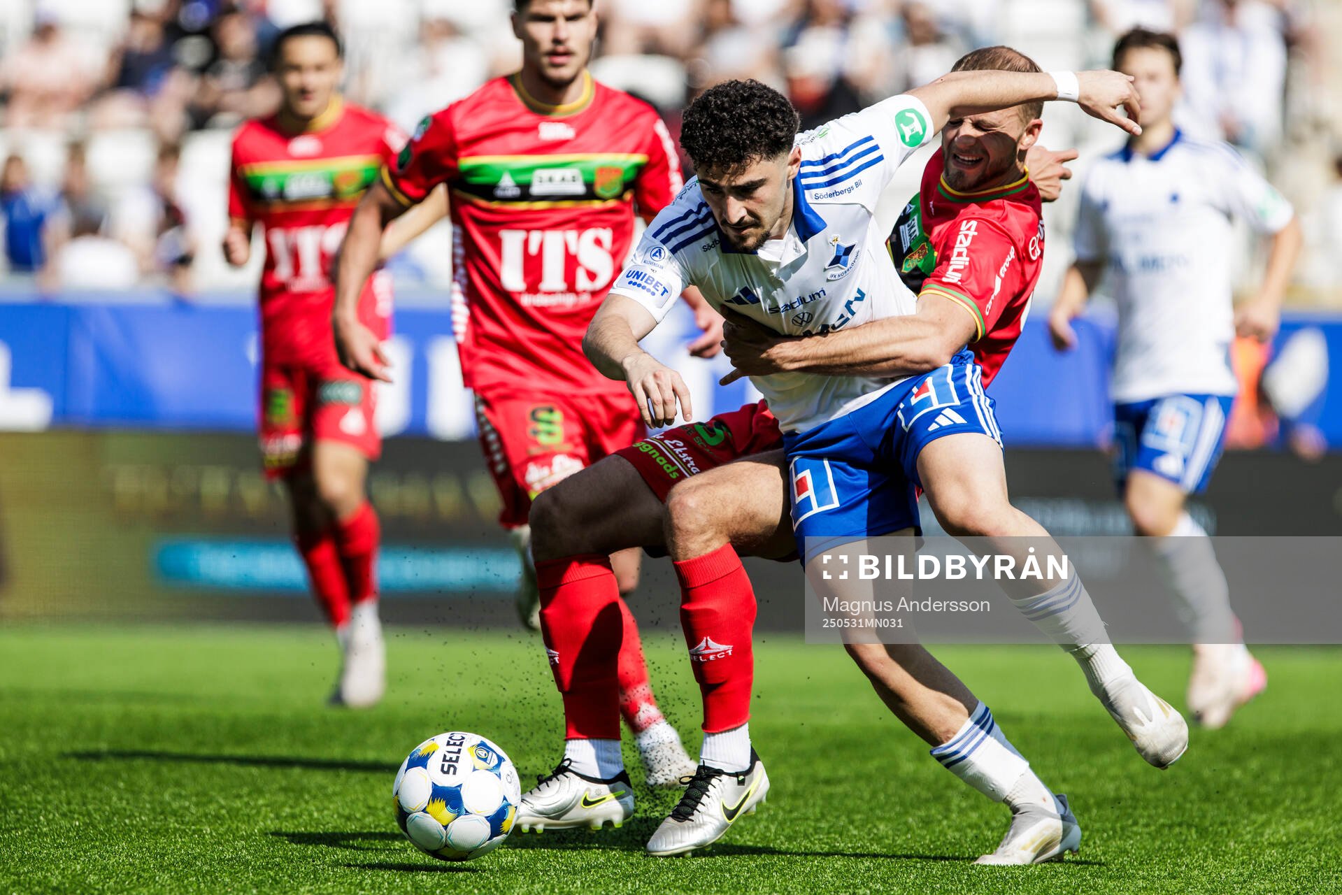 IFK Norrköpings Ismet Lushaku och GAISs Gustav Lundgren