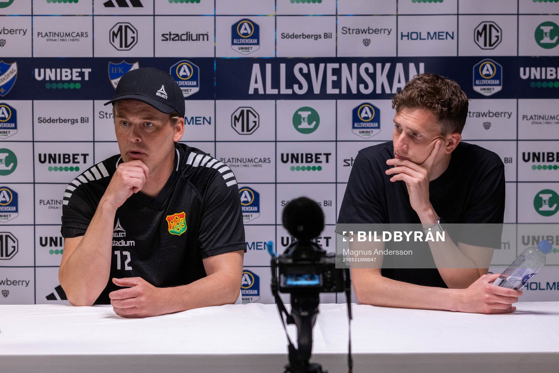 GAIS tränare Fredrik Holmberg och IFK Norrköpings tränare Martin Falk under presskonferensen efter fotbollsmatchen i Allsvenskan mellan IFK Norrköping och GAIS den 31 maj 2025 i Norrköping.