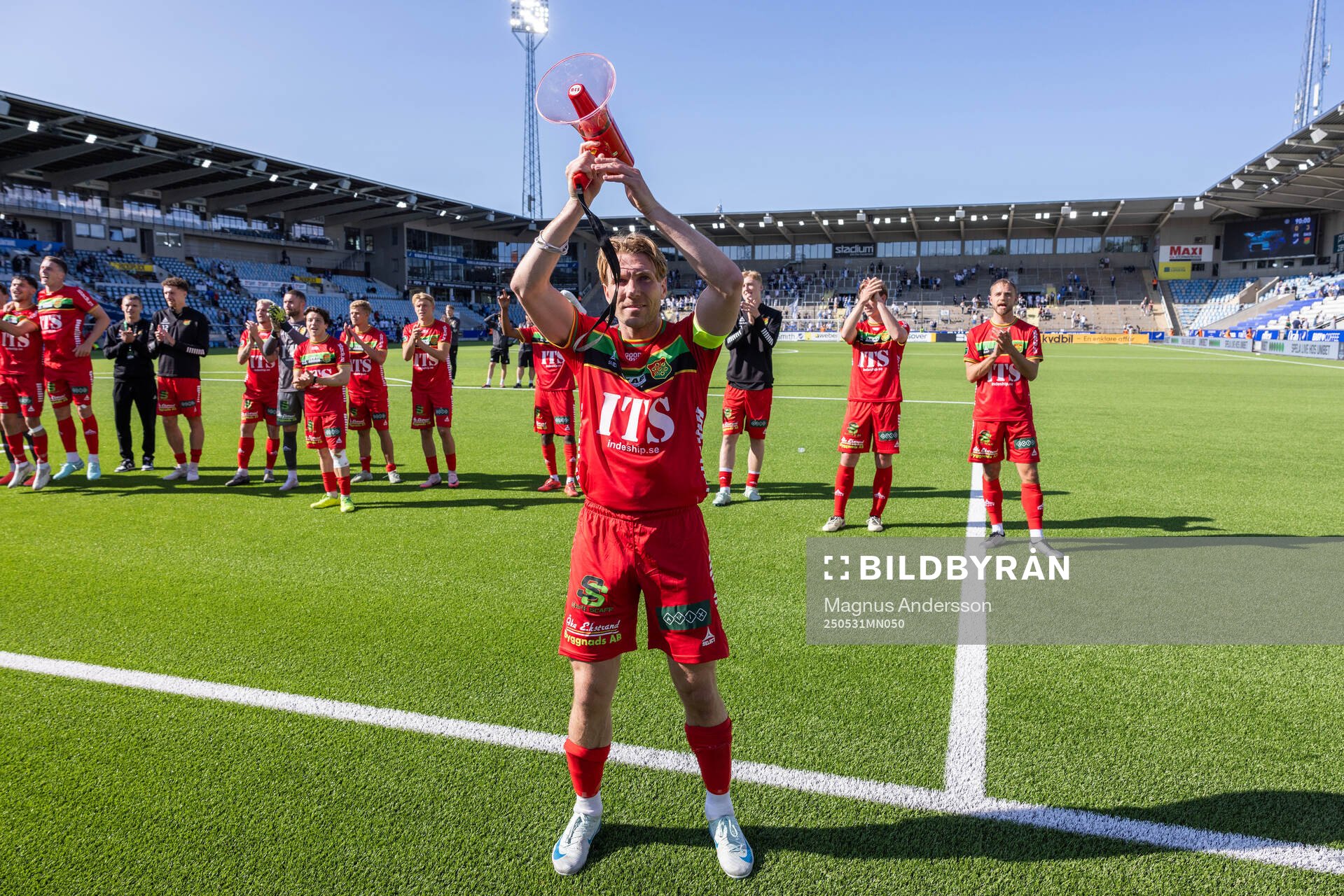 GAIS August Wängberg jublar efter fotbollsmatchen i Allsvenskan mellan IFK Norrköping och GAIS den 31 maj 2025 i Norrköping. 