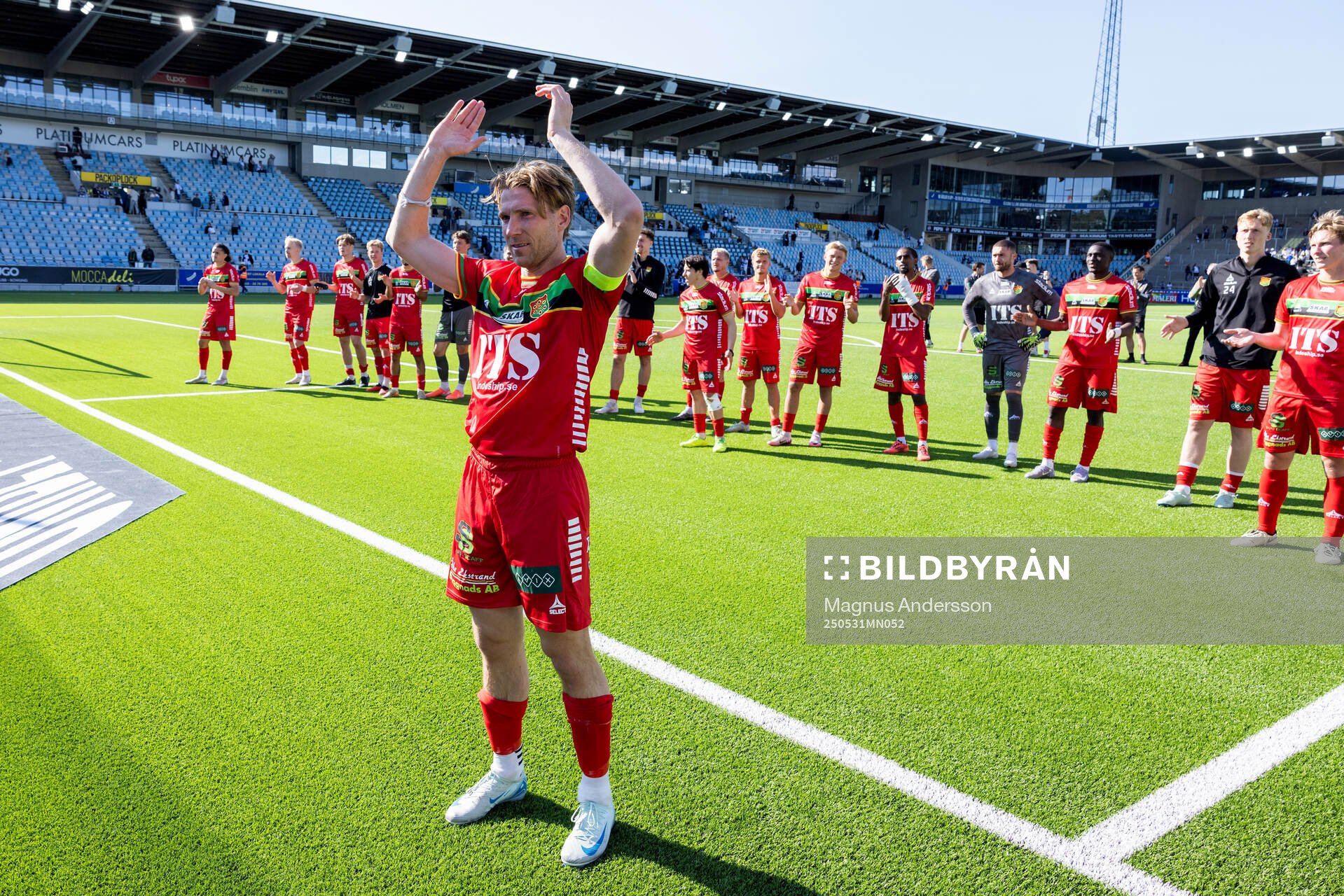 GAIS August Wängberg jublar efter fotbollsmatchen i Allsvenskan mellan IFK Norrköping och GAIS den 31 maj 2025 i Norrköping. 