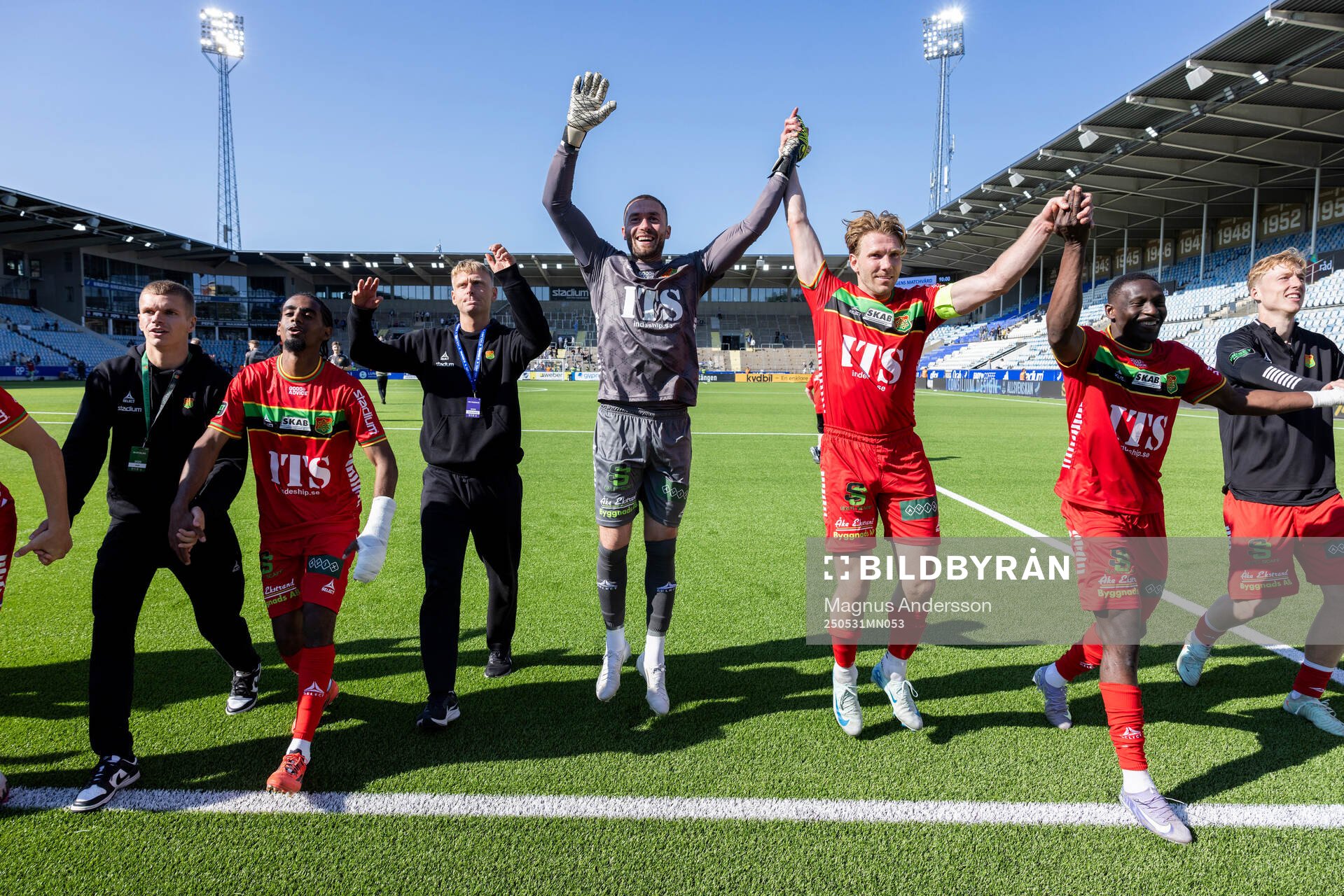 GAIS spelare jublar efter fotbollsmatchen i Allsvenskan mellan IFK Norrköping och GAIS den 31 maj 2025 i Norrköping. 