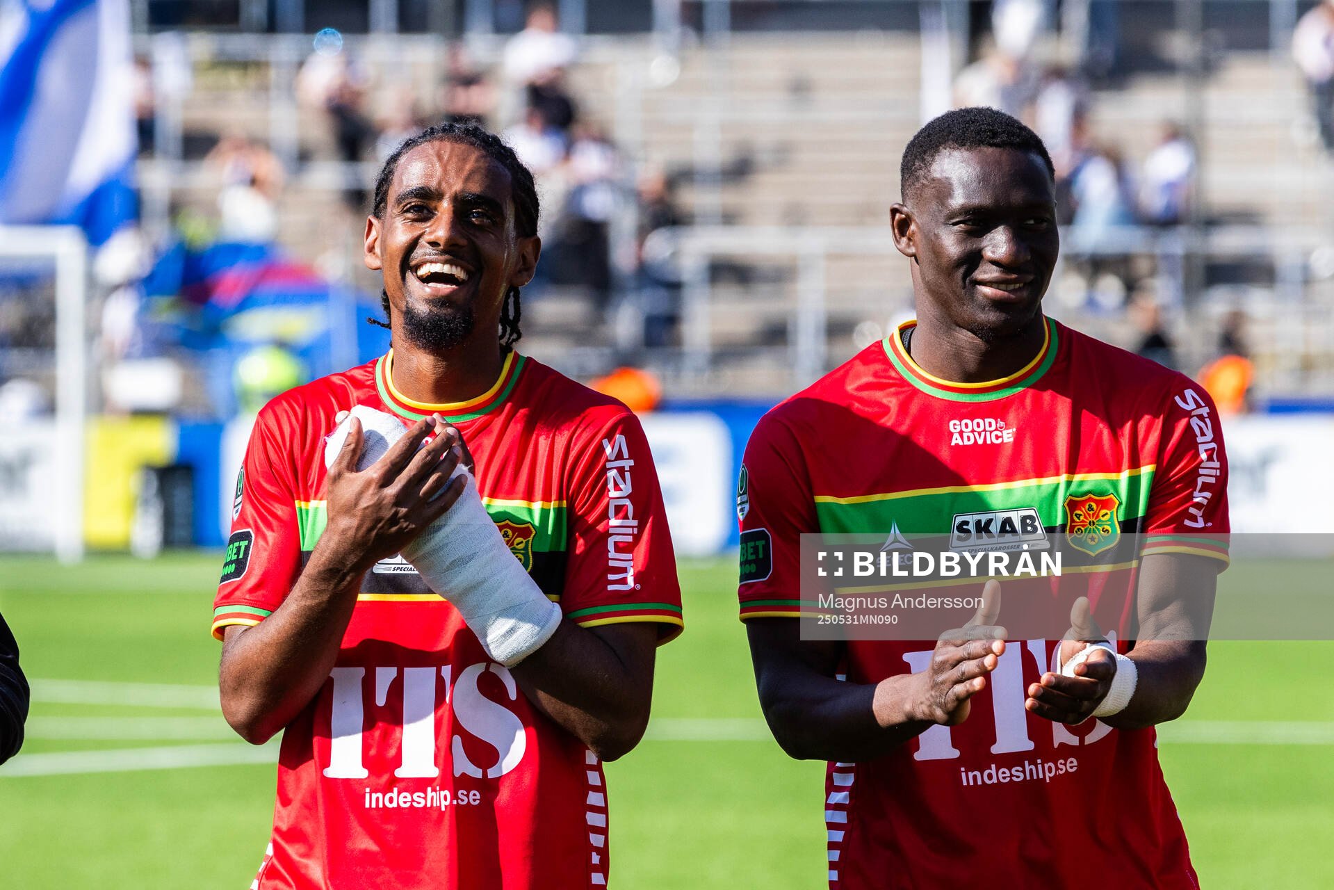GAIS Harun Ibrahim och Ibrahim Diabate jublar efter fotbollsmatchen i Allsvenskan mellan IFK Norrköping och GAIS den 31 maj 2025 i Norrköping.
