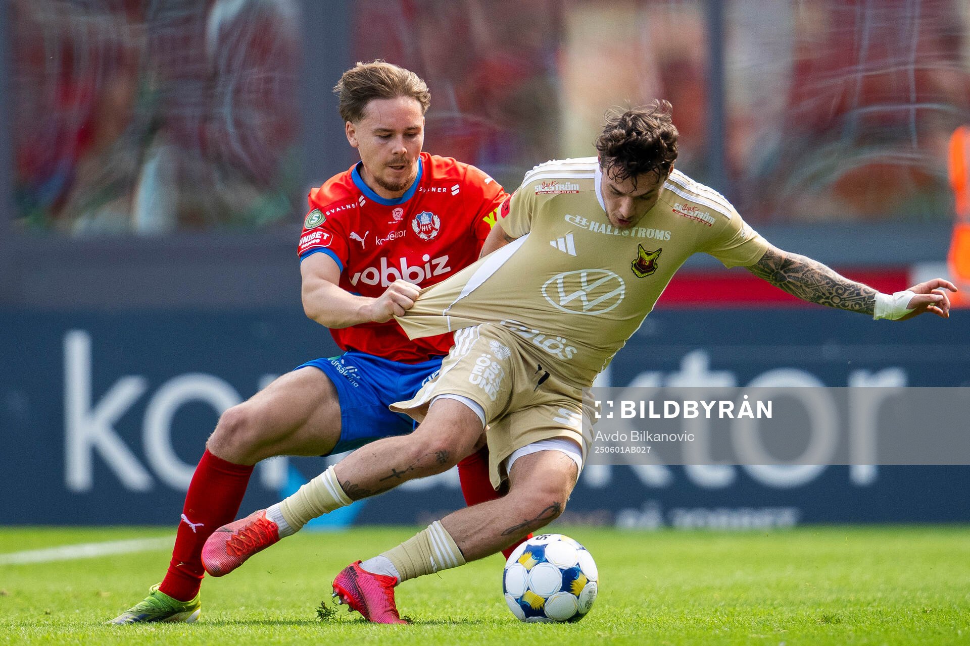 Helsingborgs Simon Bengtsson och Östersunds Adrian Edqvist