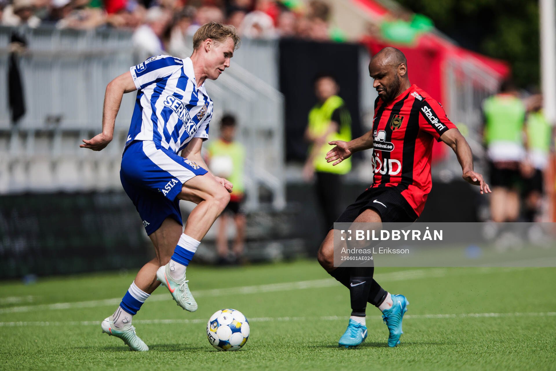 IFK Göteborgs Max Fenger och Brommapojkarnas Serge-Junior