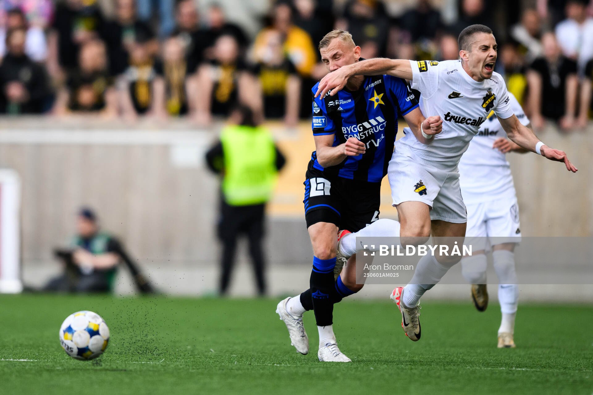 Sirius Jakob Voelkerling Persson och AIKs Dino Besirovic