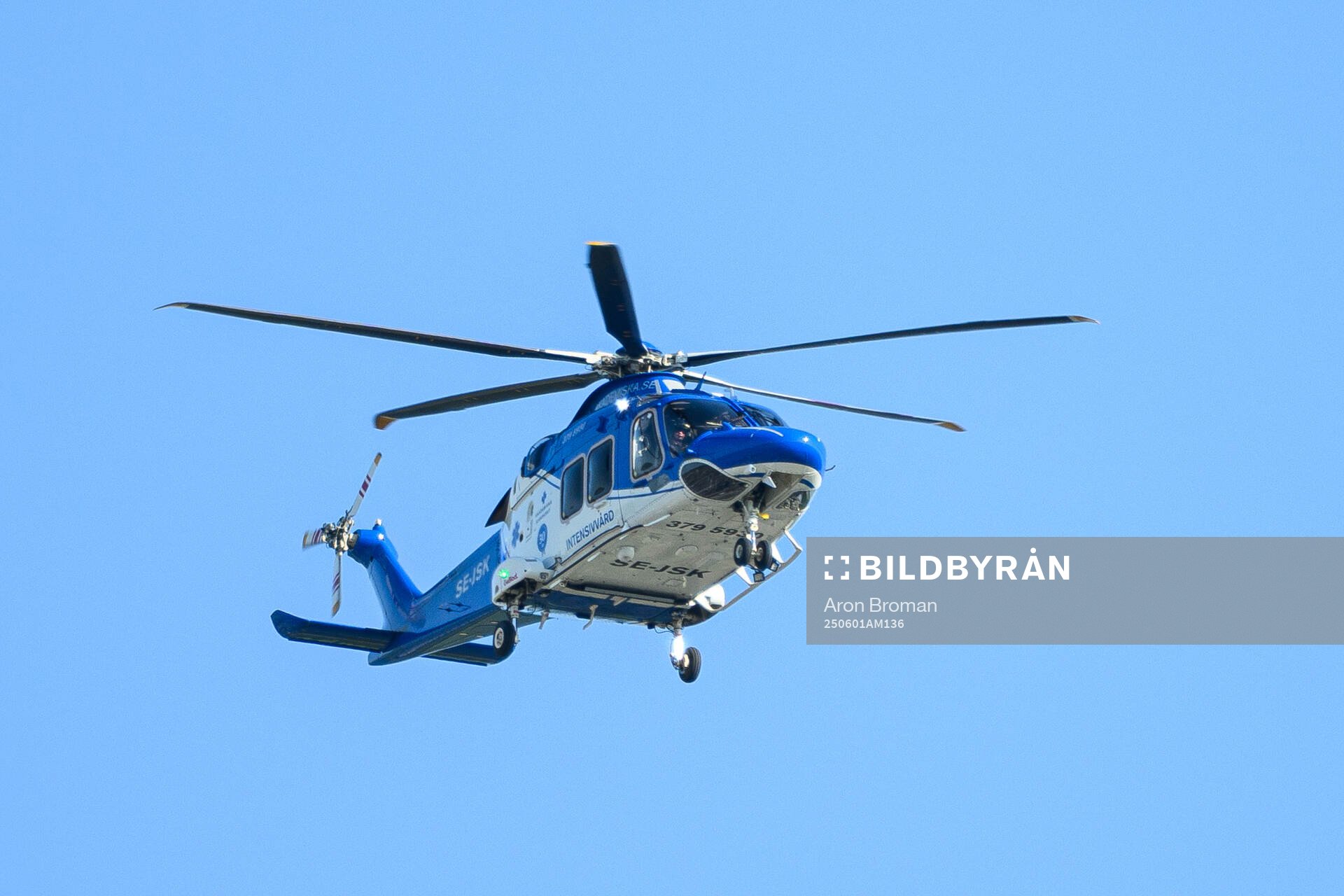 En ambulanshelikopter