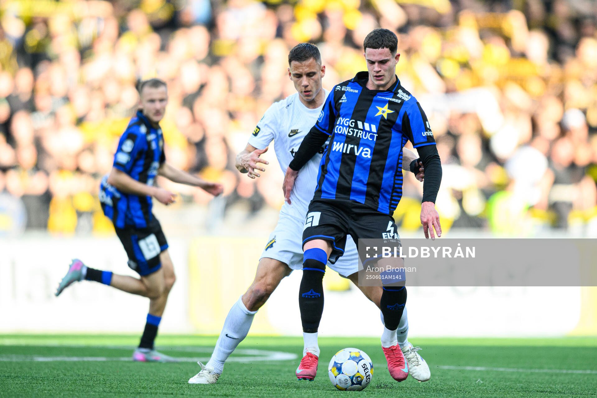 AIKs Filip Benkovic och Sirius Robbie Ure