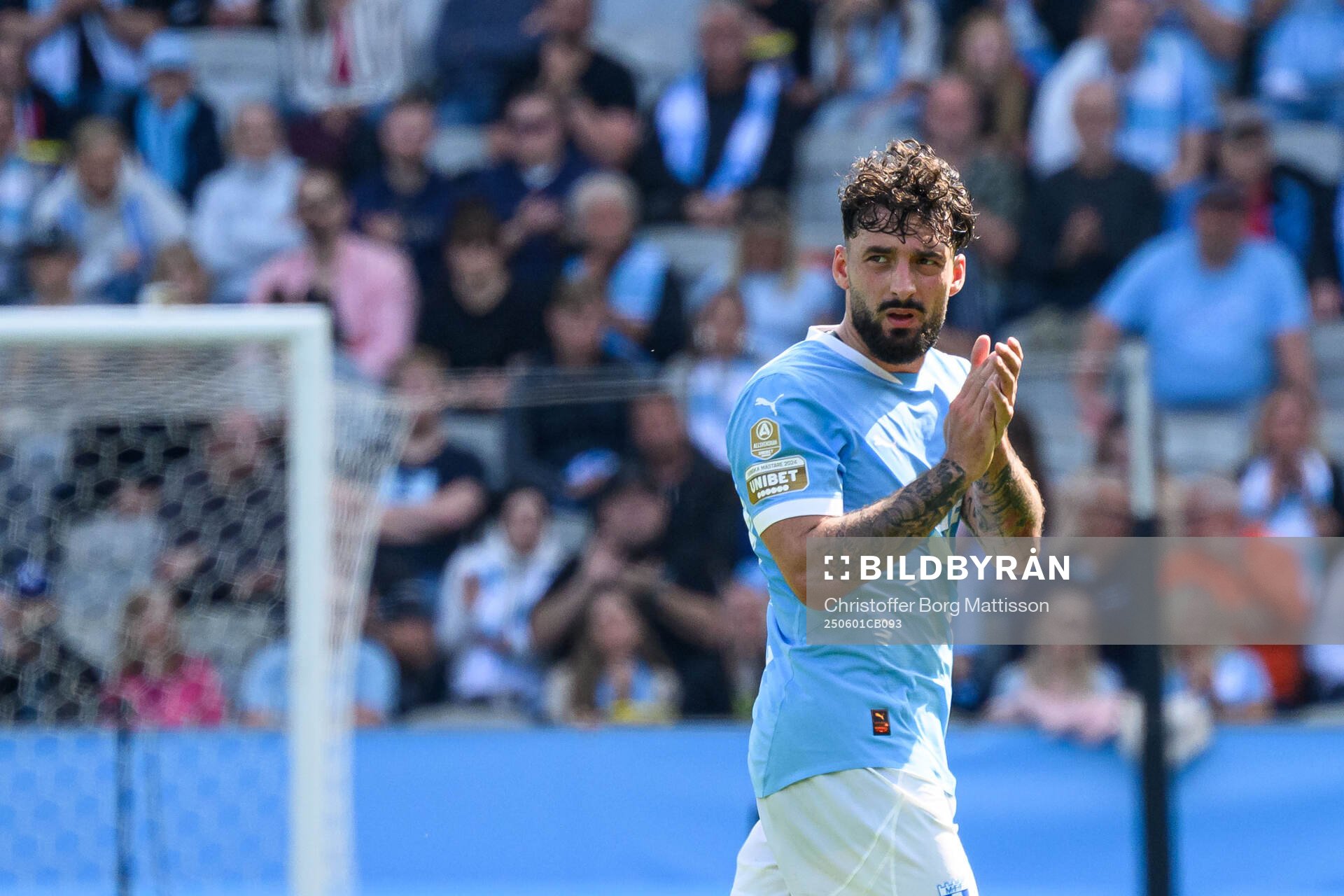 Malmö FFs Sead Haksabanovic lämnar planen