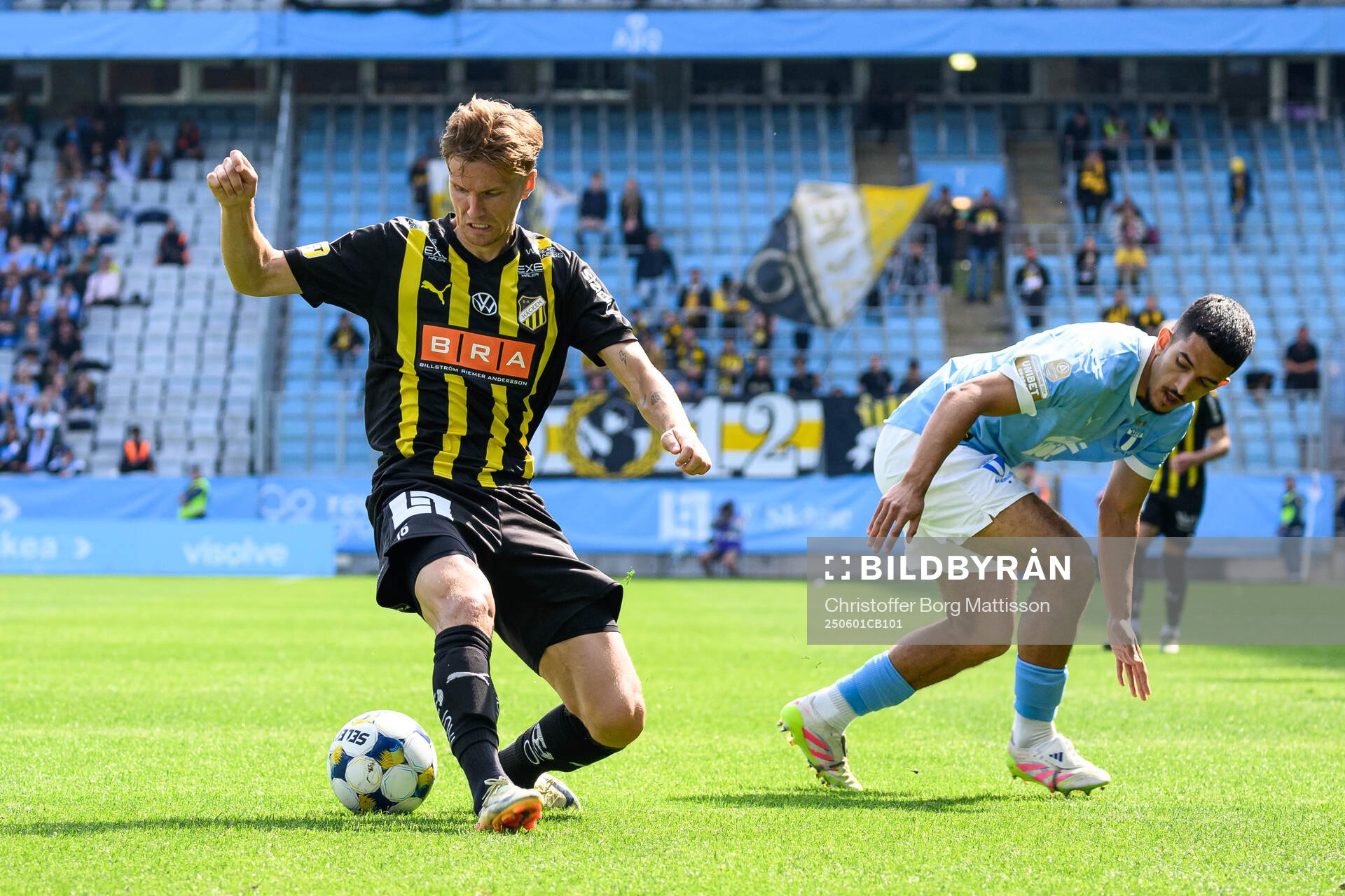 Häckens Samuel Leach Holm och Malmö FFs Zakaria Loukili