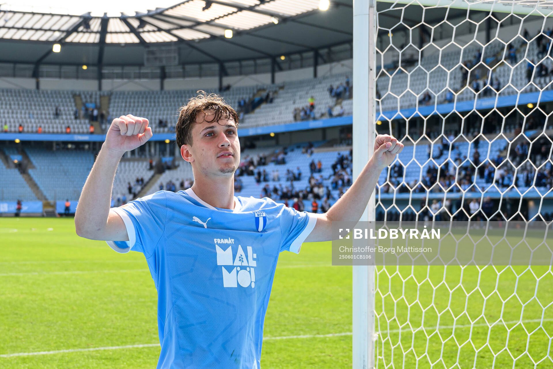 Malmö FFs Kenan Busuladzic jublar