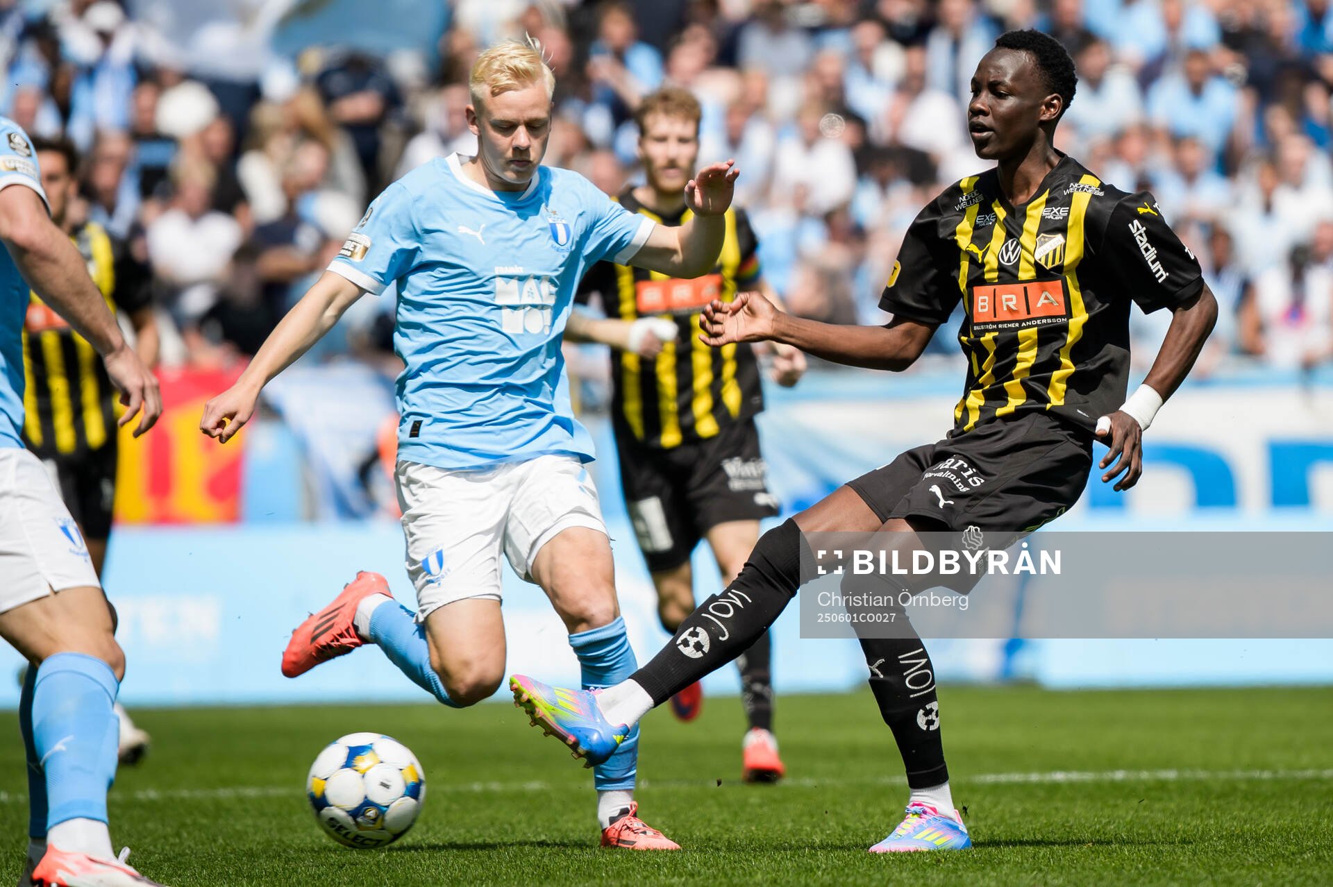 Malmö FFs Otto Rosengren och Häckens John Paul Dembe