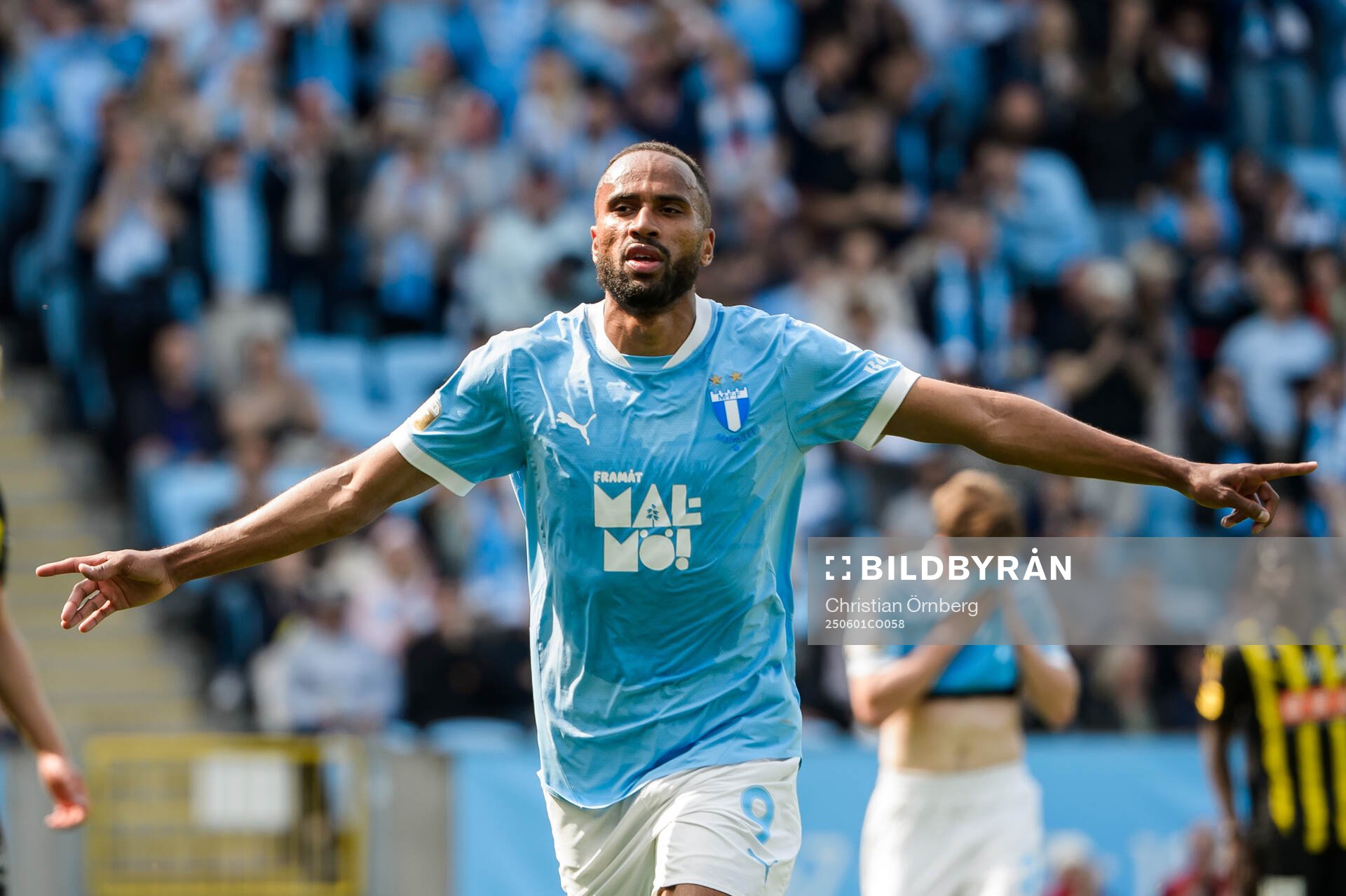 Malmö FFs Isaac Thelin jublar