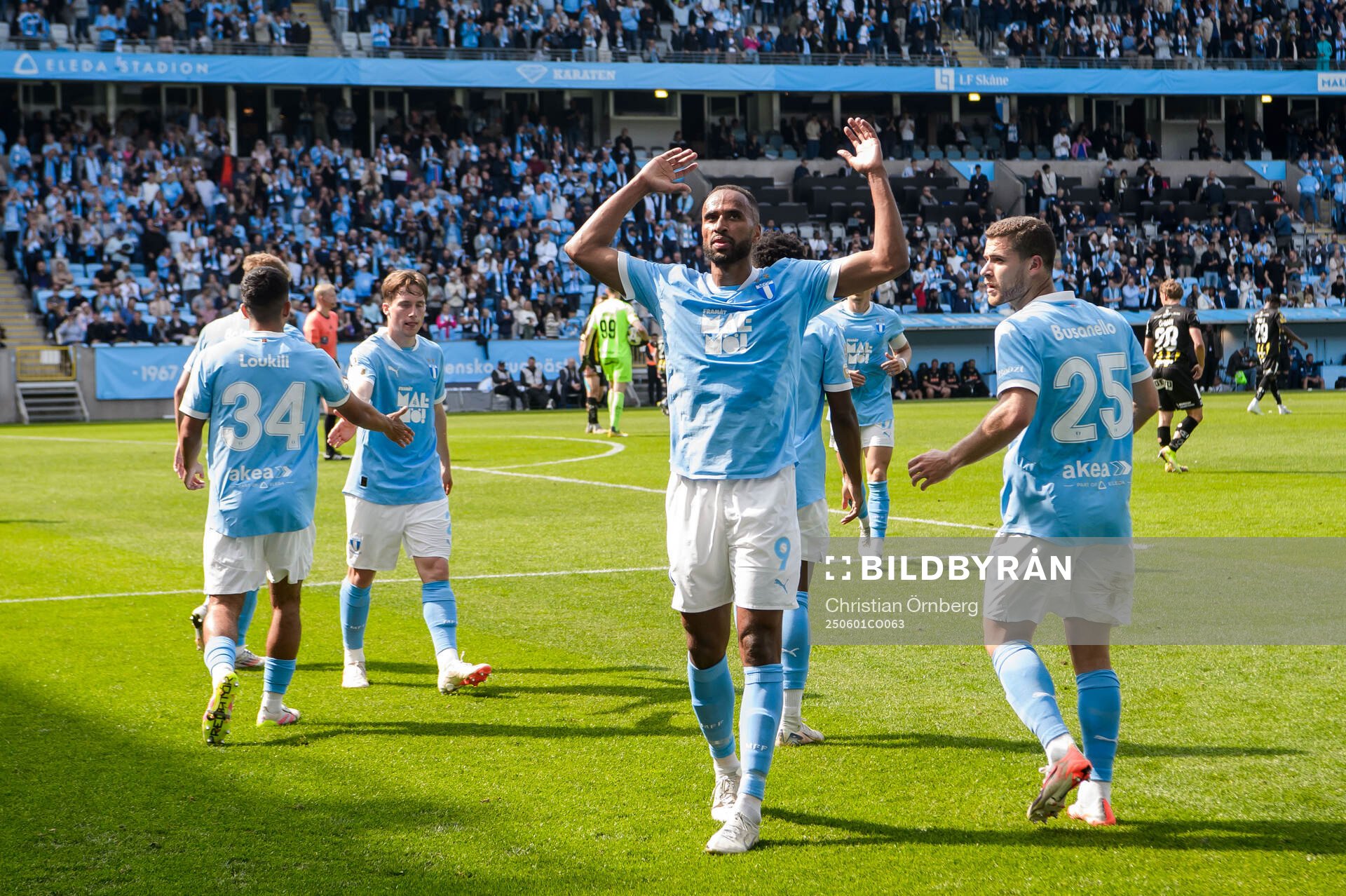Malmö FFs Isaac Thelin jublar