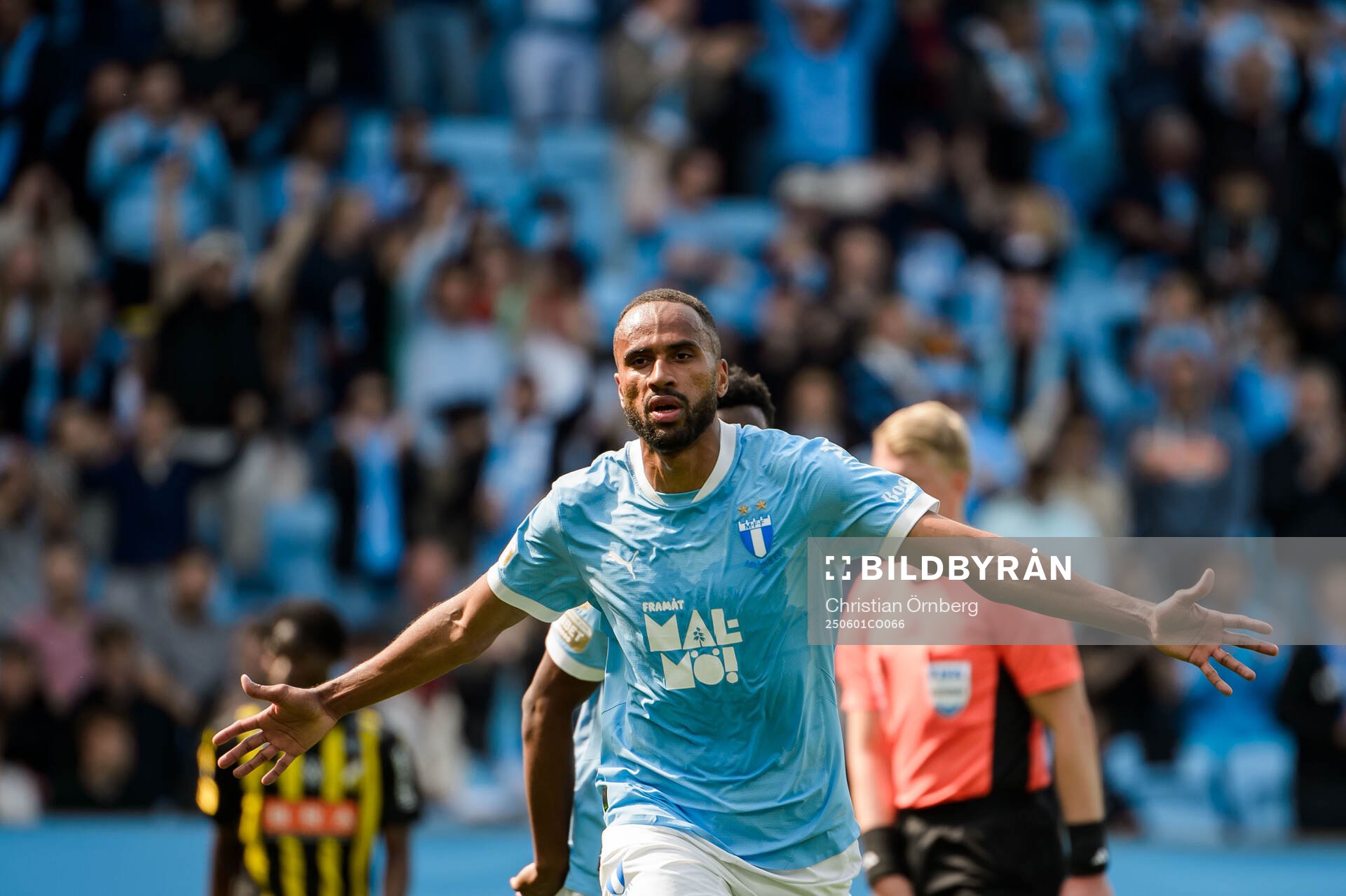 Malmö FFs Isaac Thelin jublar