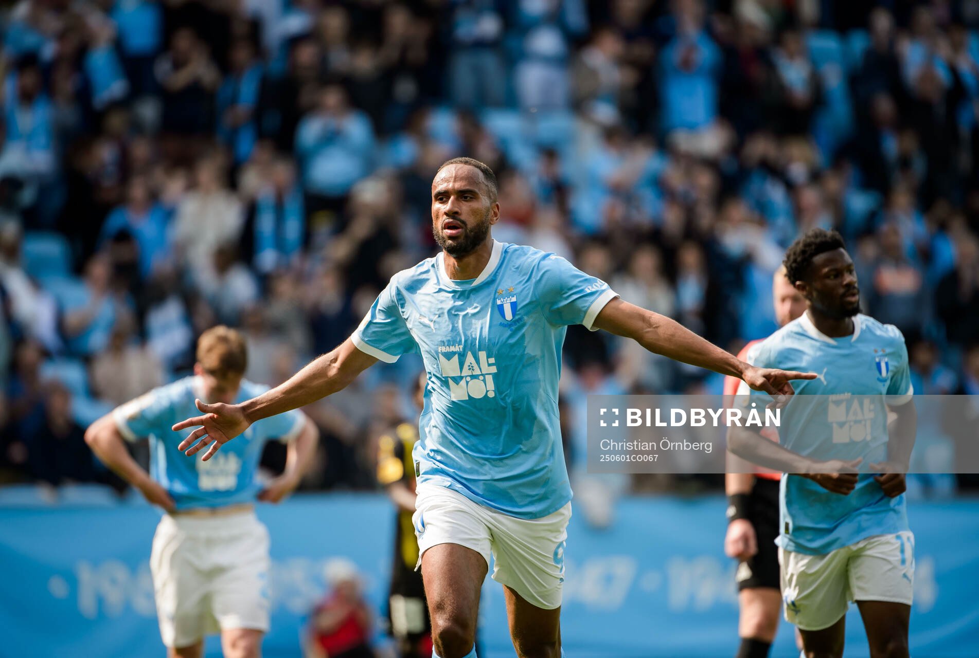 Malmö FFs Isaac Thelin jublar