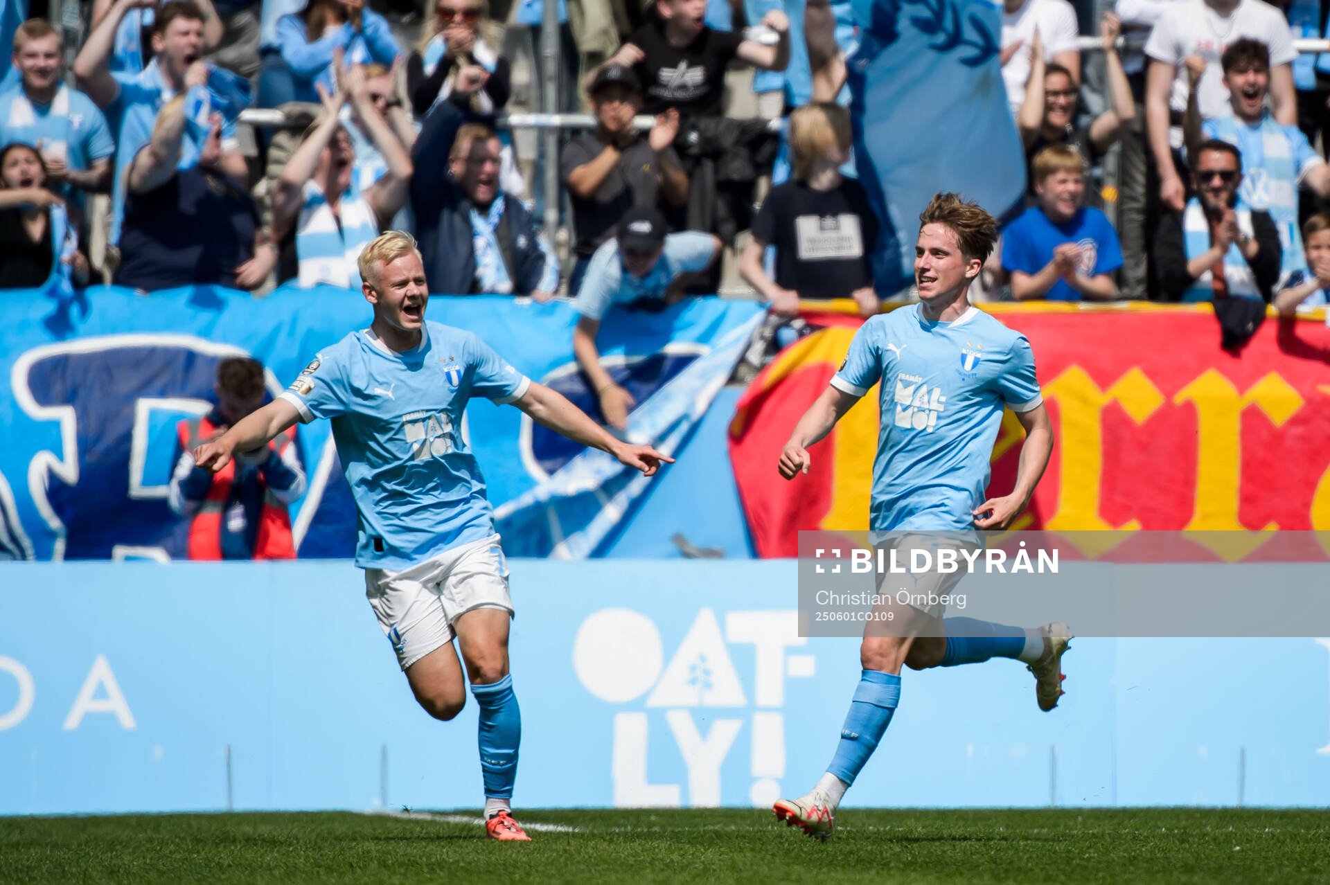 Malmö FFs Otto Rosengren och Johan Karlsson jublar