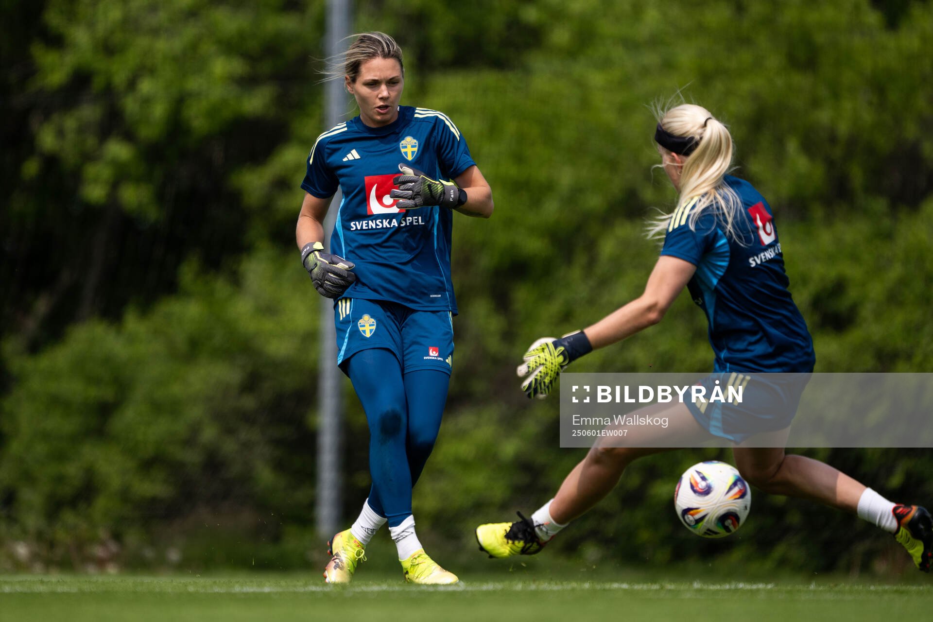 Goalkeeper Jennifer Falk and goalkeeper Emma Holmgren of
