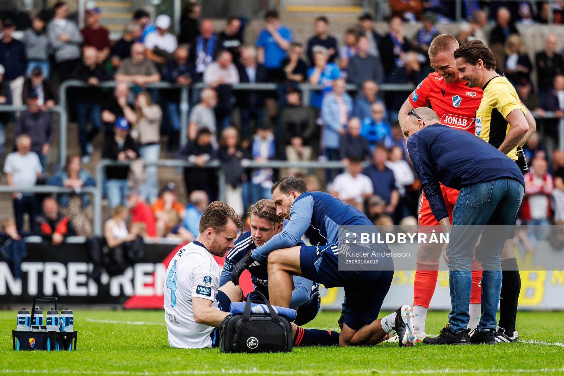 Djurgårdens Jacob Une får vård