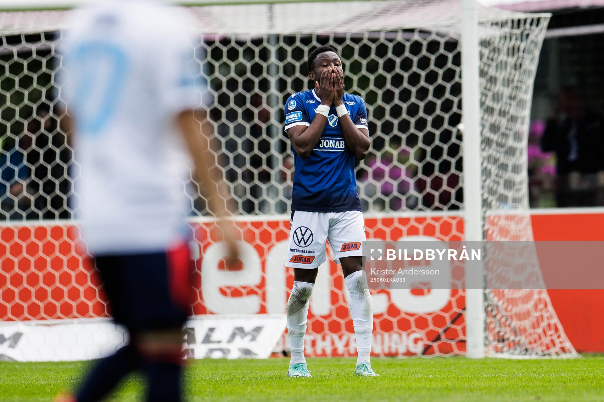 Halmstads Yannick Agnero deppar