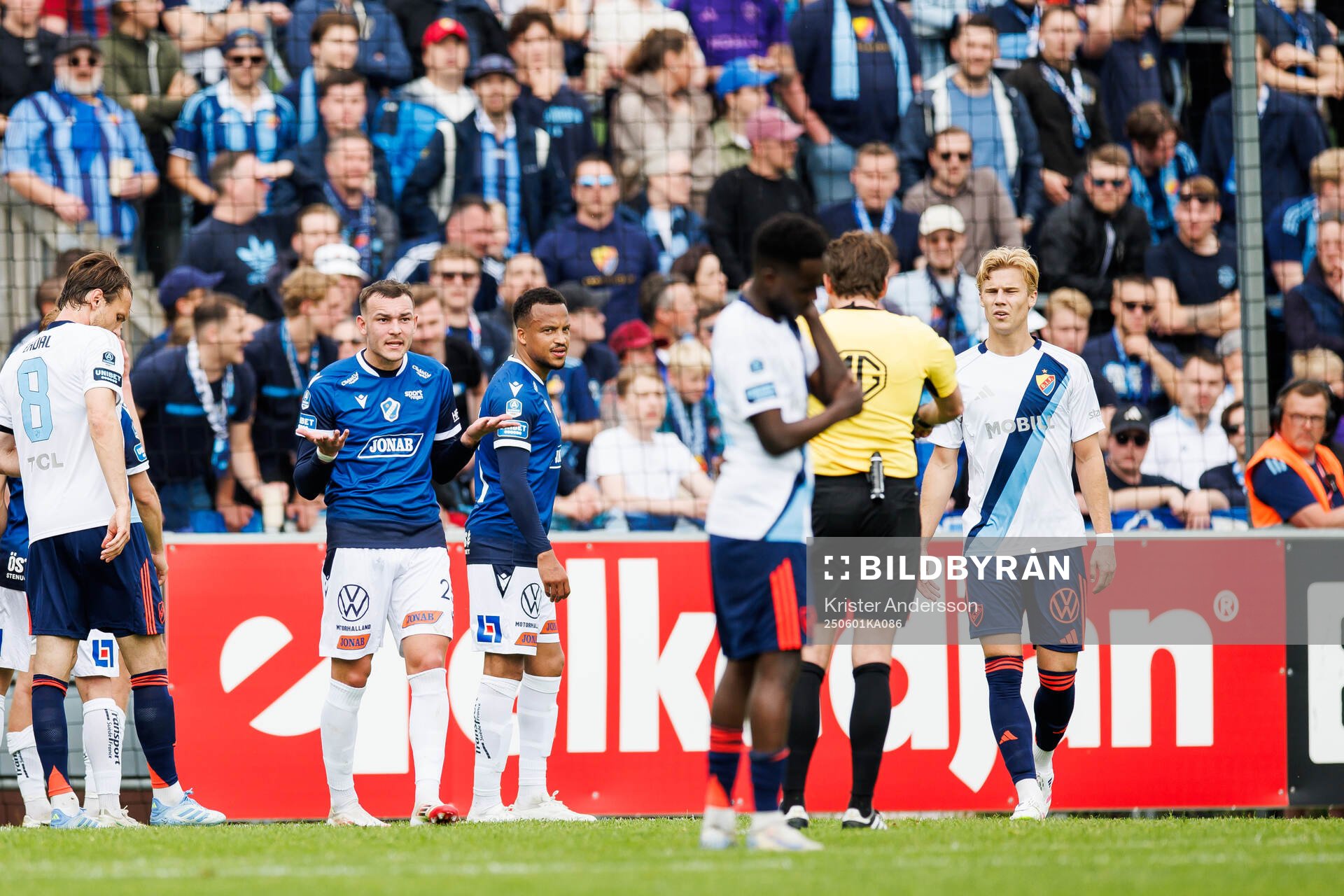 Halmstads Aleksander Damnjanovic Nilsson reagerar