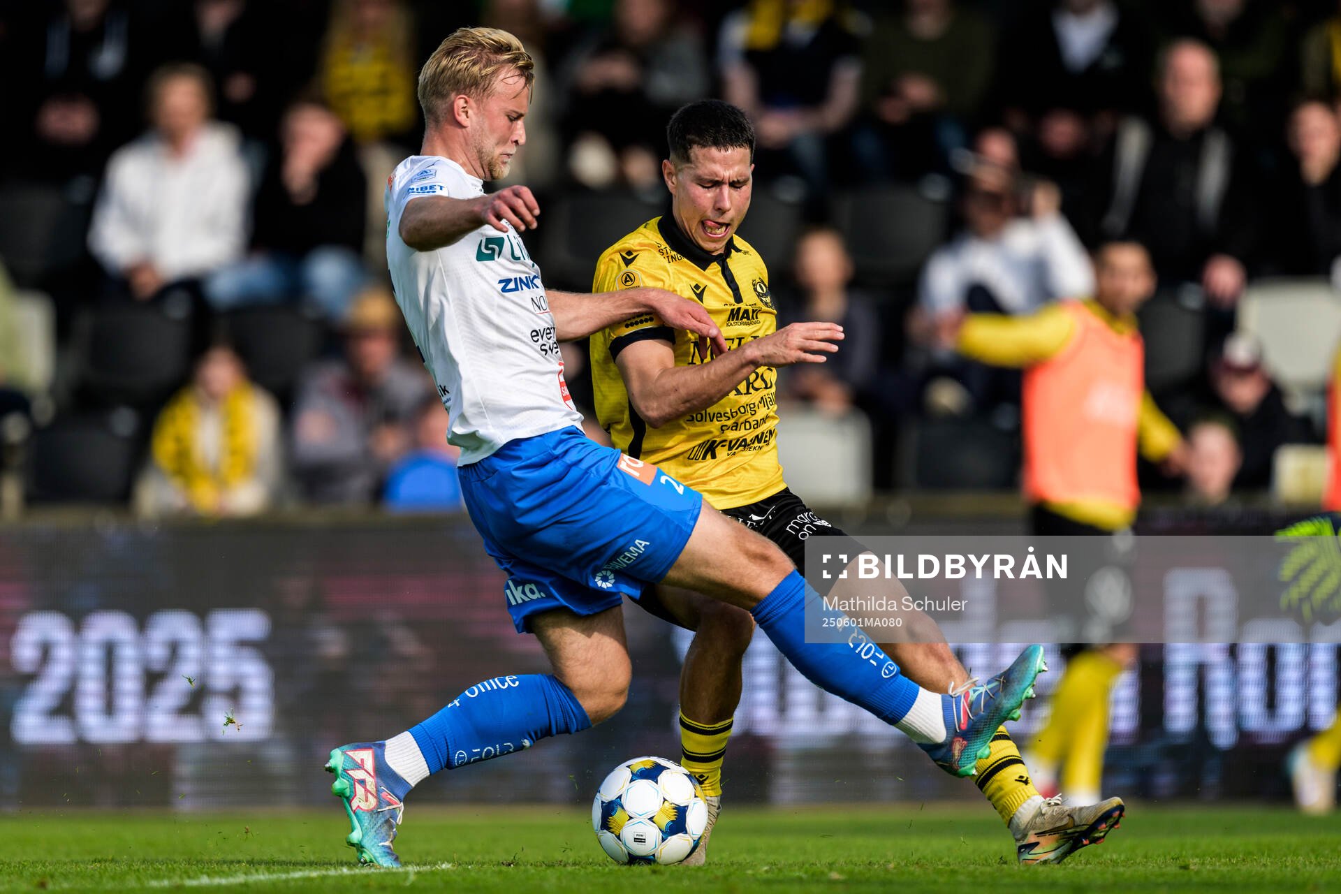 Värnamos Johan Rapp och Mjällbys Nicklas Røjkjær