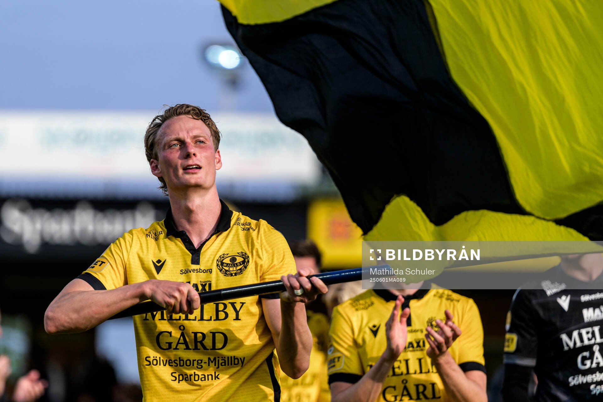 Mjällbys Alexander Johansson jublar