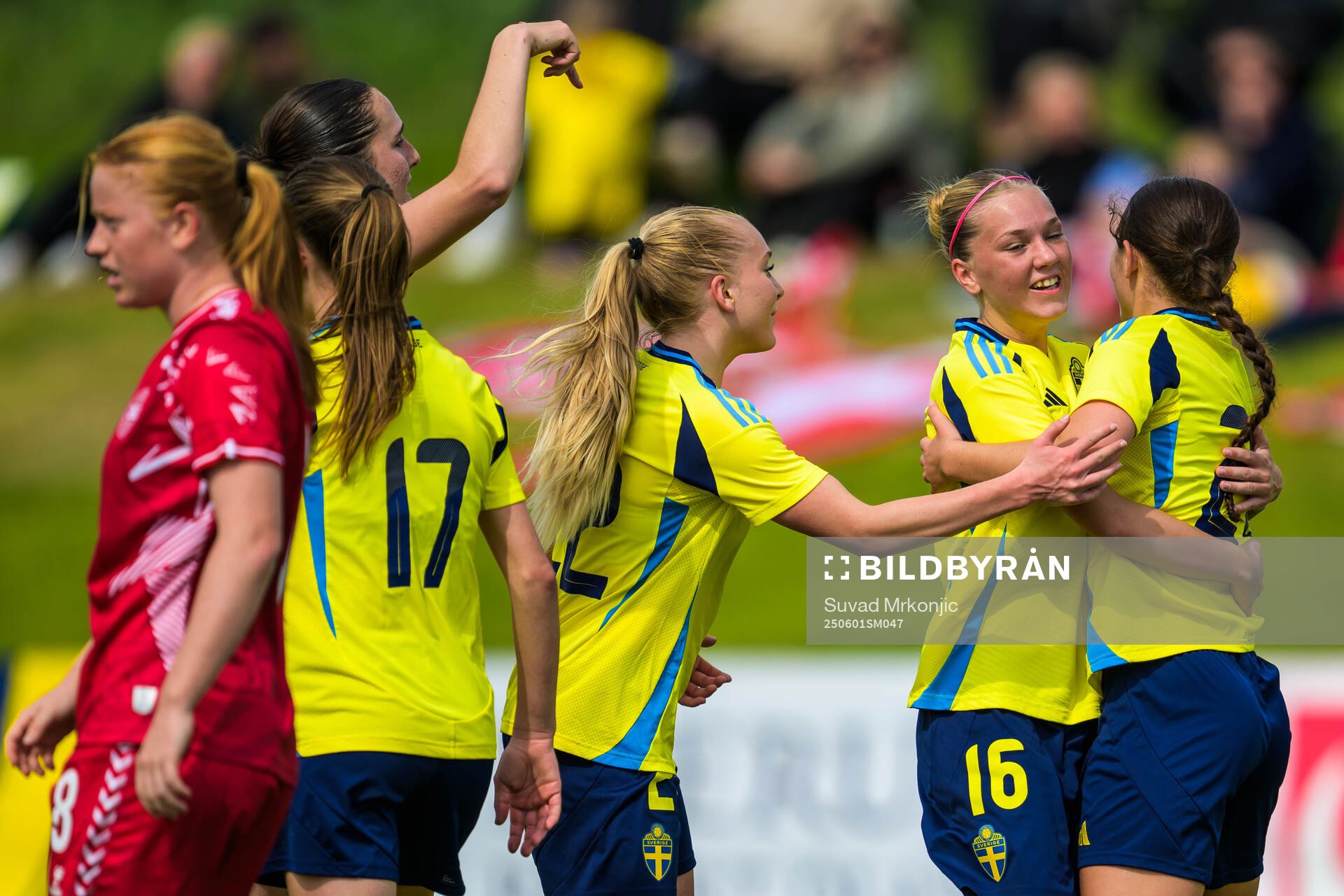 Filippa Sjöström of Sweden celebrates