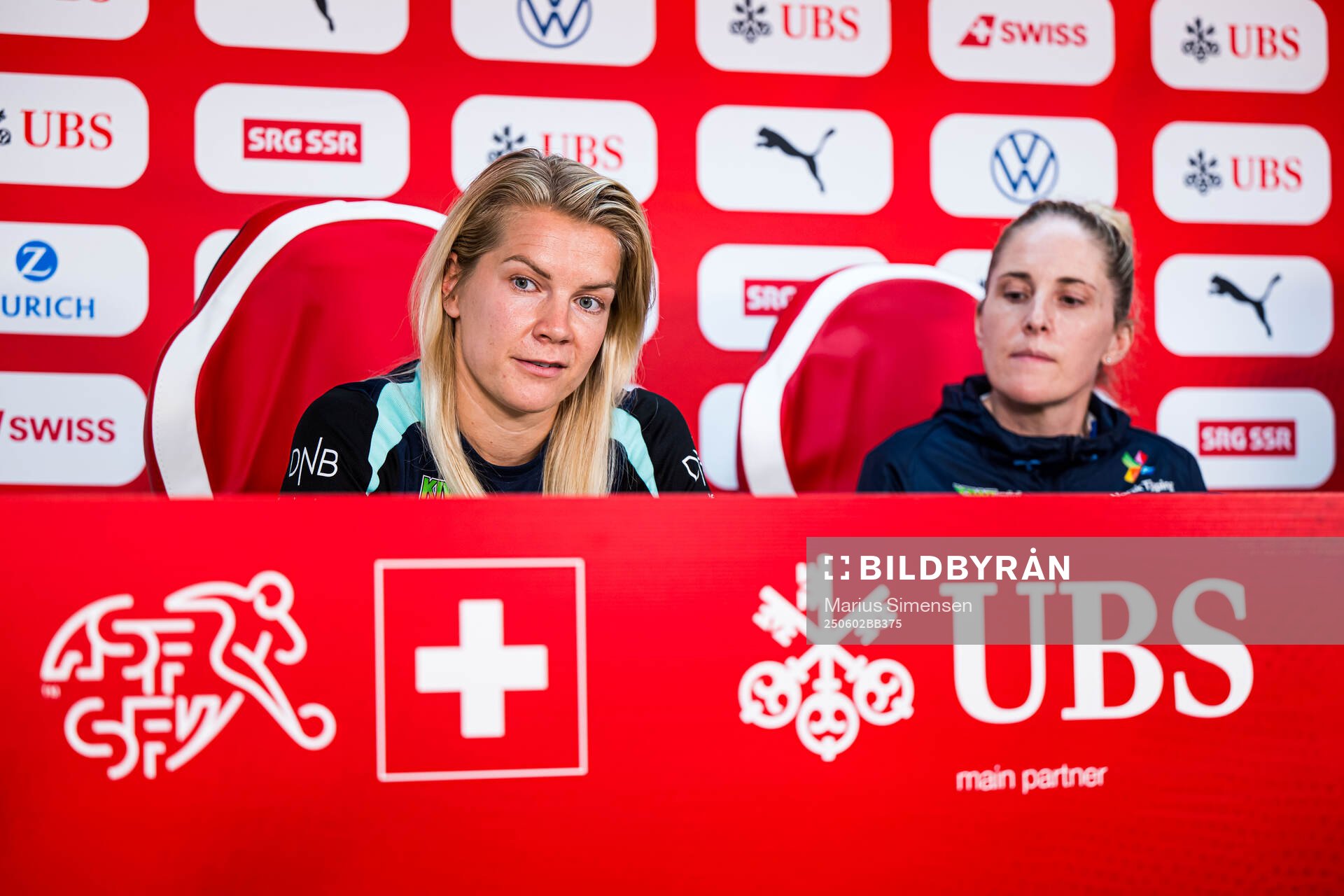 Ada Martine Stolsmo Hegerberg and head coach Gemma Grainger