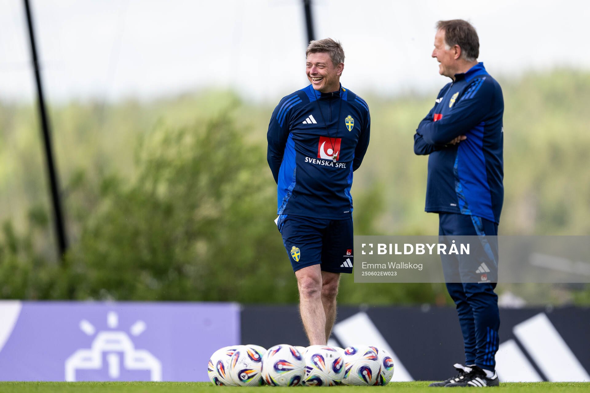Head coach Jon Dahl Tomasson of the Swedish men's national