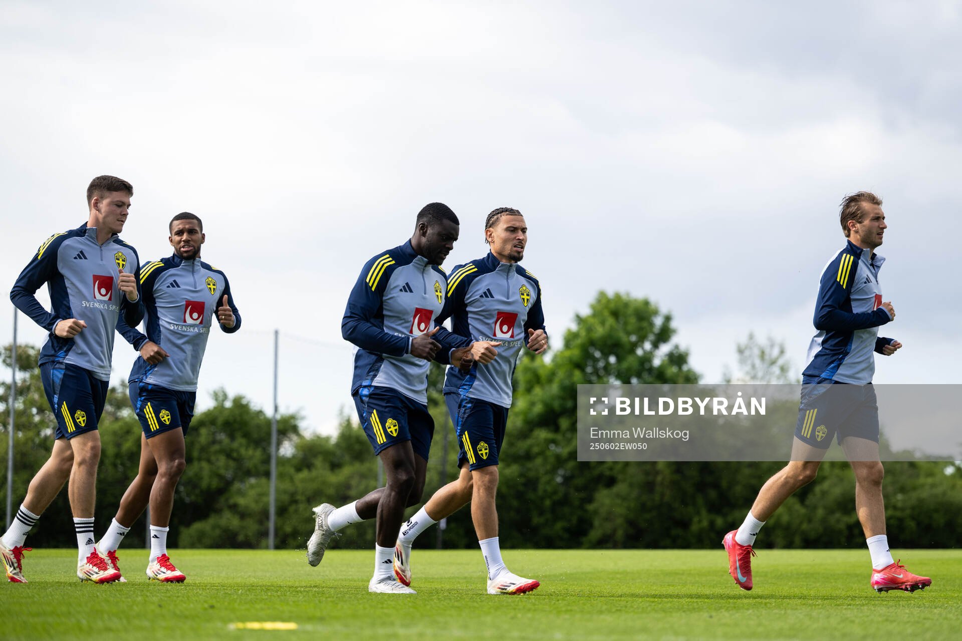 Emil Holm, Isak Hien, Ken Sema, Jordan Larsson and Benjamin