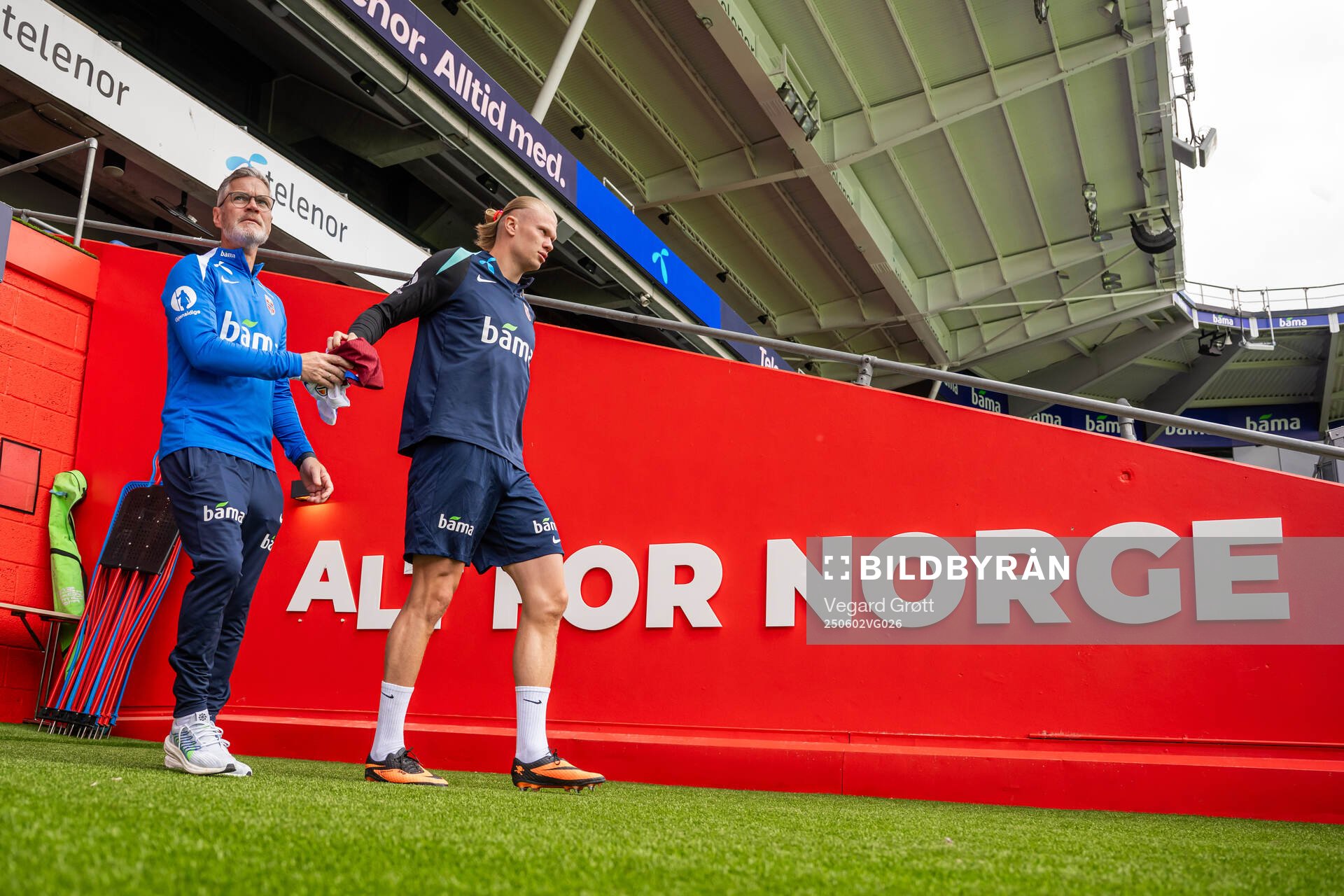 Team manager Are Hokstad and Erling Braut Haaland of the