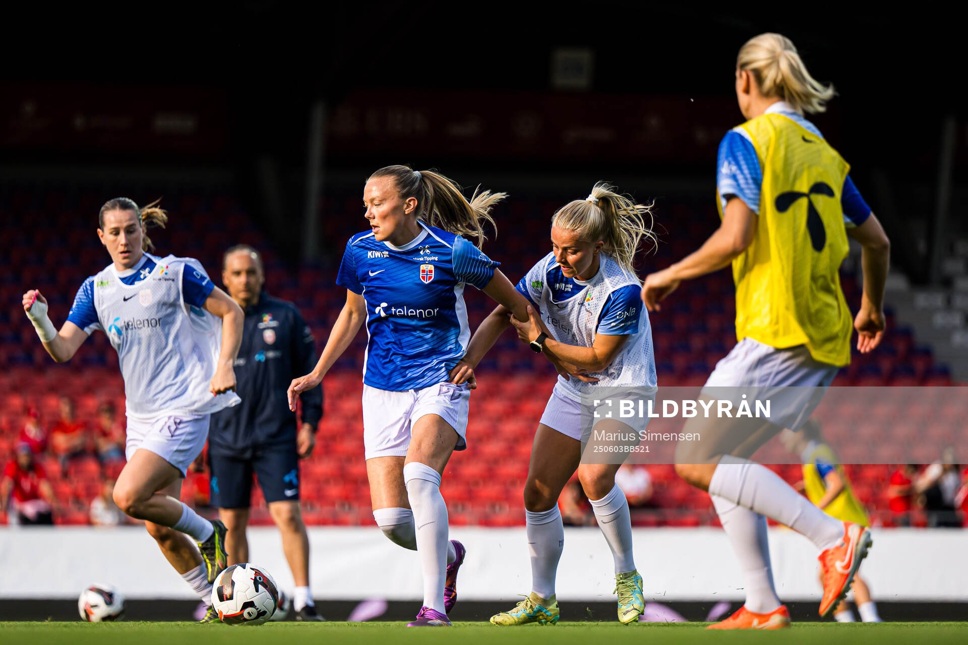 Synne Sofie Kinden Jensen and Emilie Woldvik of Norway