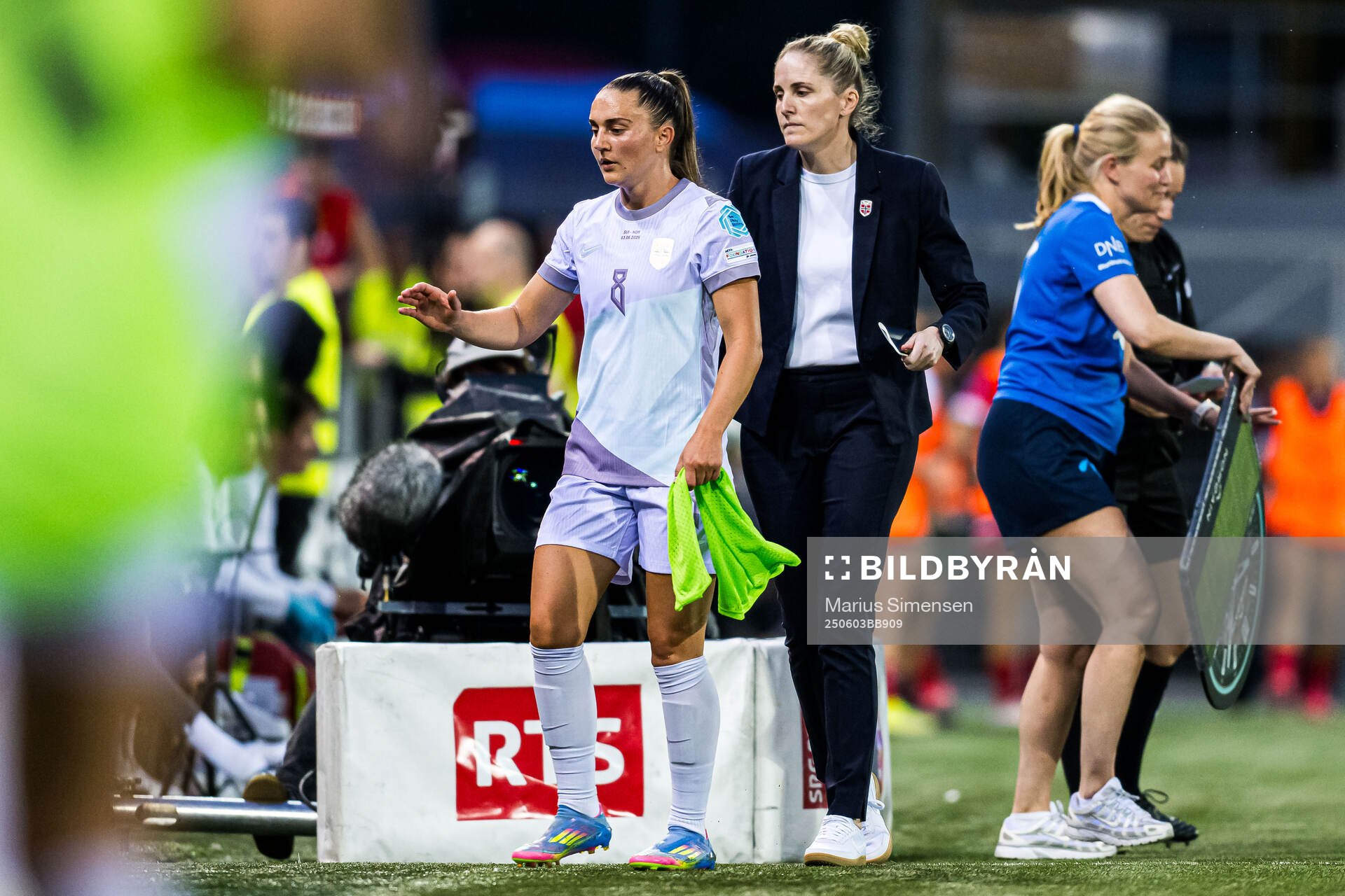 Vilde Bøe Risa of Norway and Head coach Gemma Grainger of