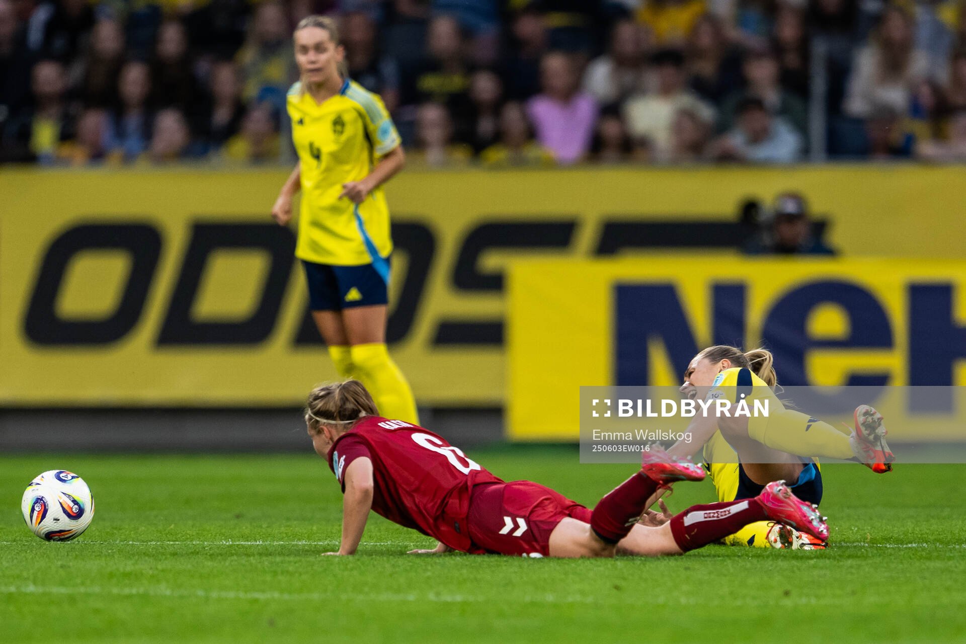 Josefine Hasbo of Denmark and Fridolina Rolfö of Sweden