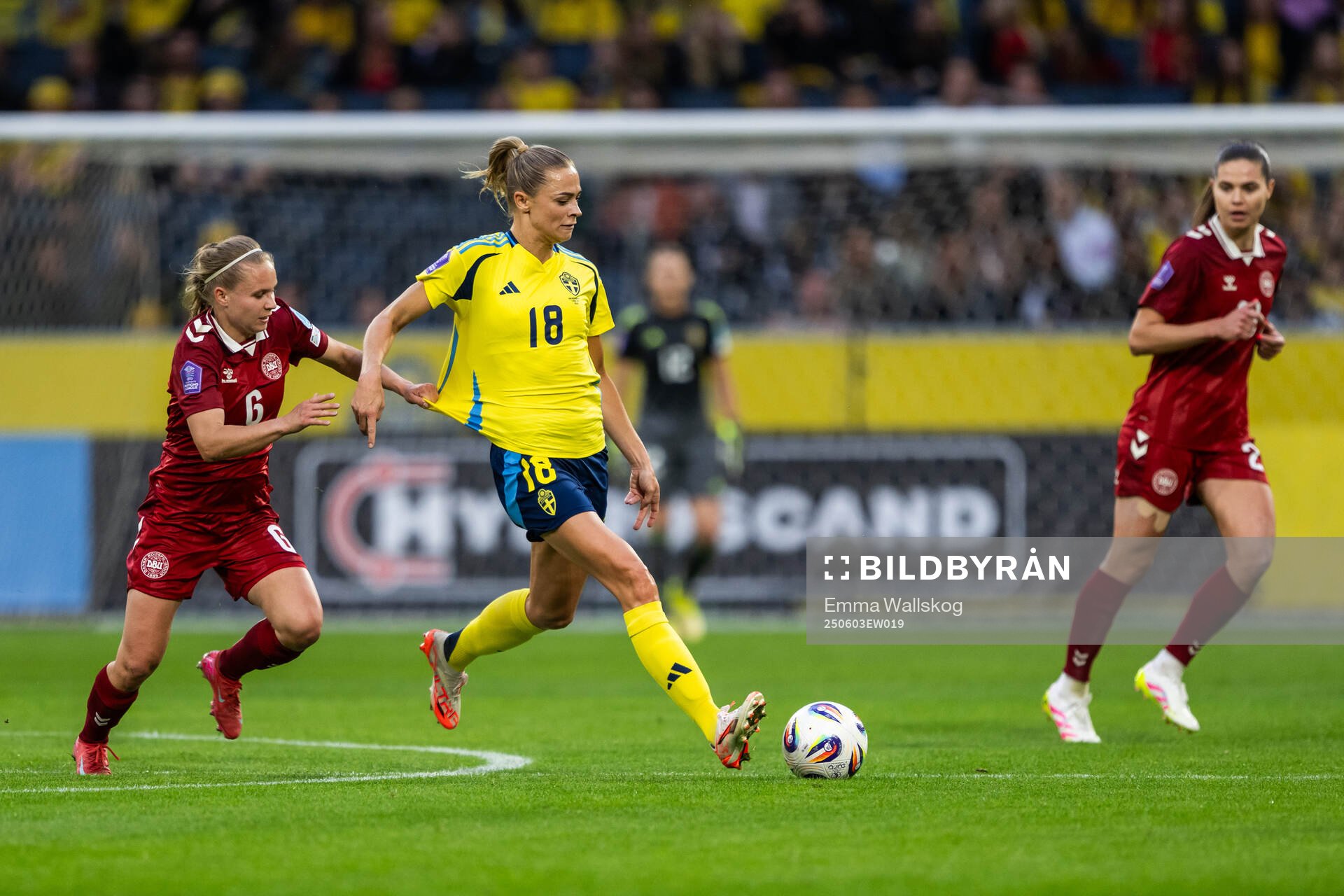 Josefine Hasbo of Denmark and Fridolina Rolfö of Sweden