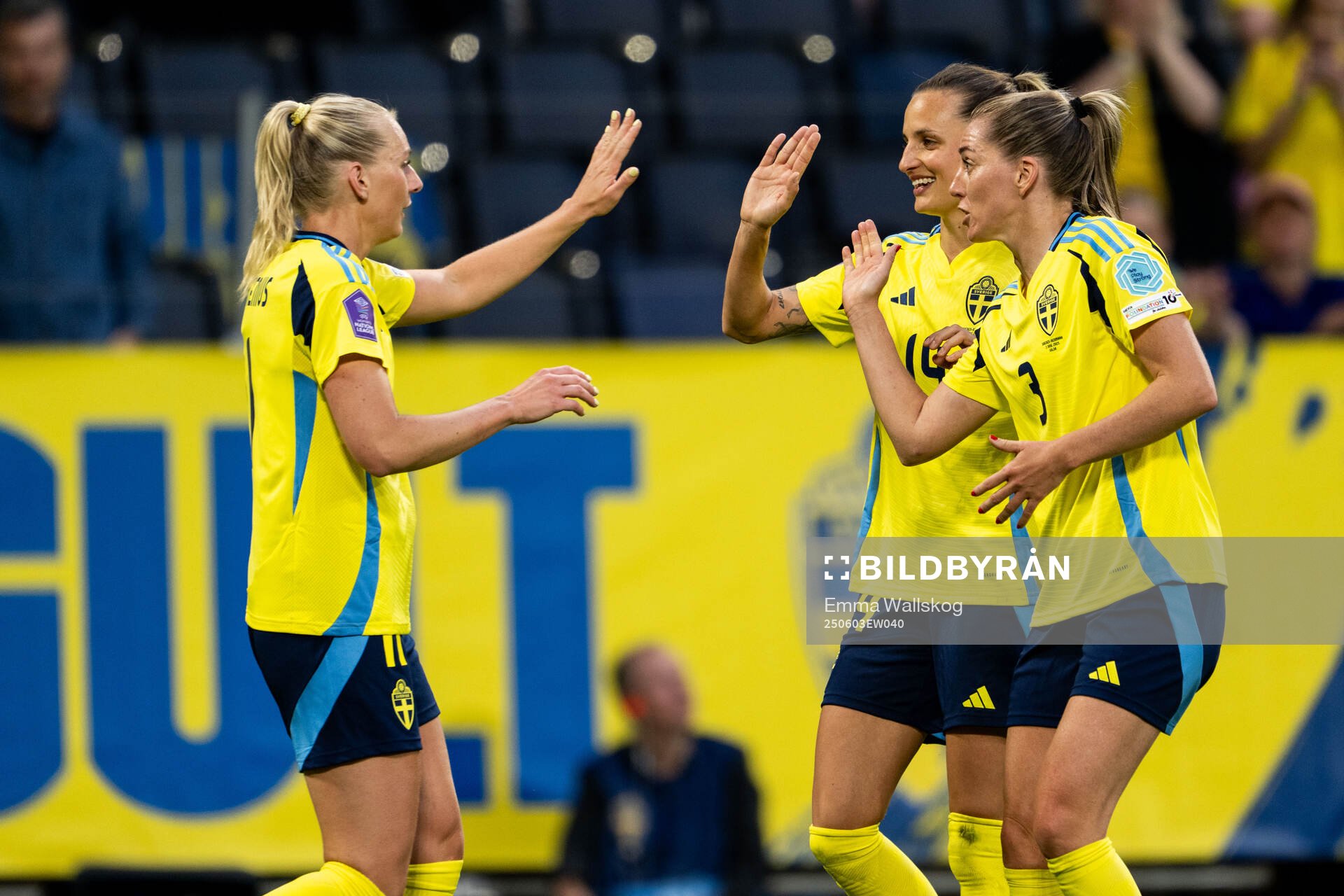Stina Blackstenius of Sweden celebrates with Nathalie