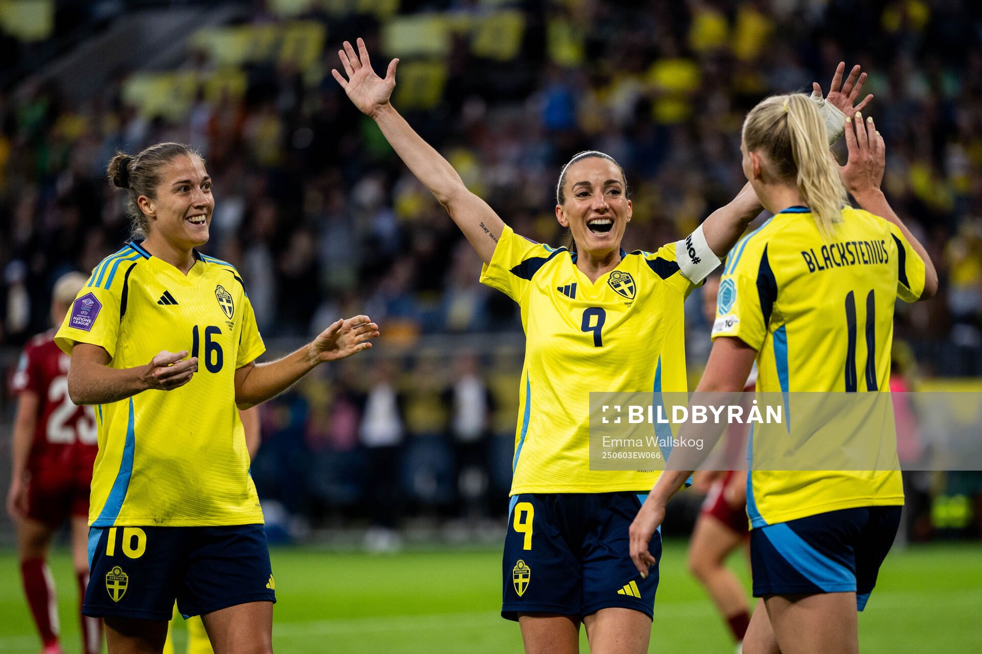 Stina Blackstenius of Sweden celebrates with Filippa
